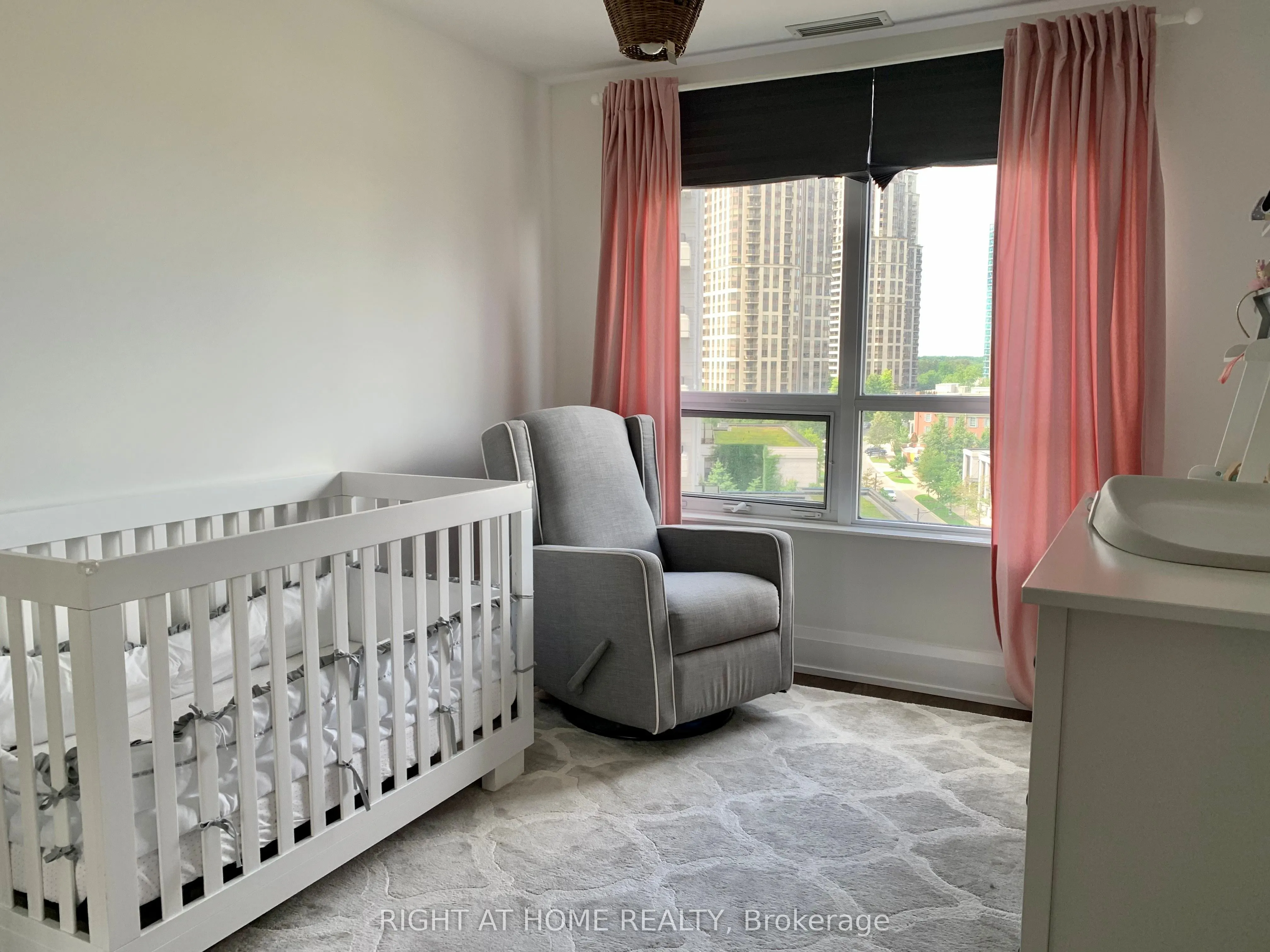 120 Harrison Garden Boulevard, #812