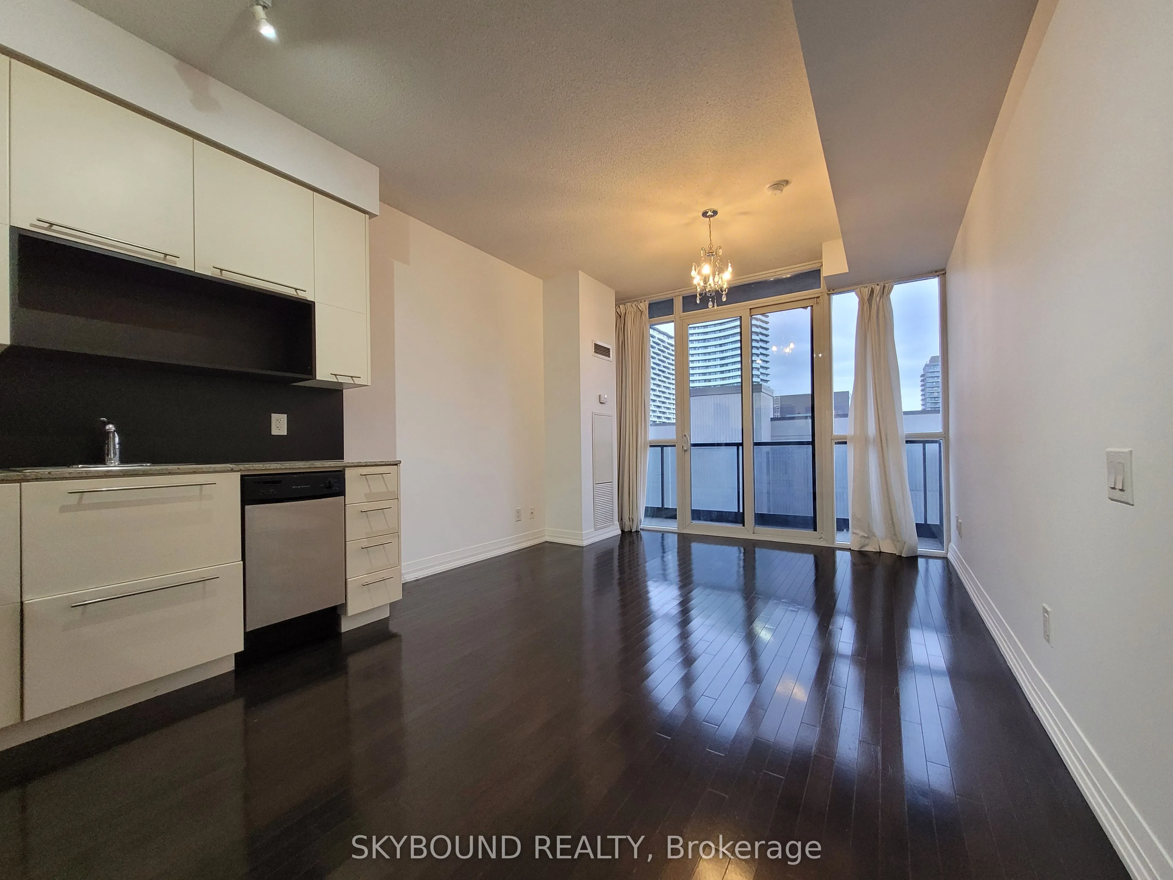 25 Carlton Street, #2101