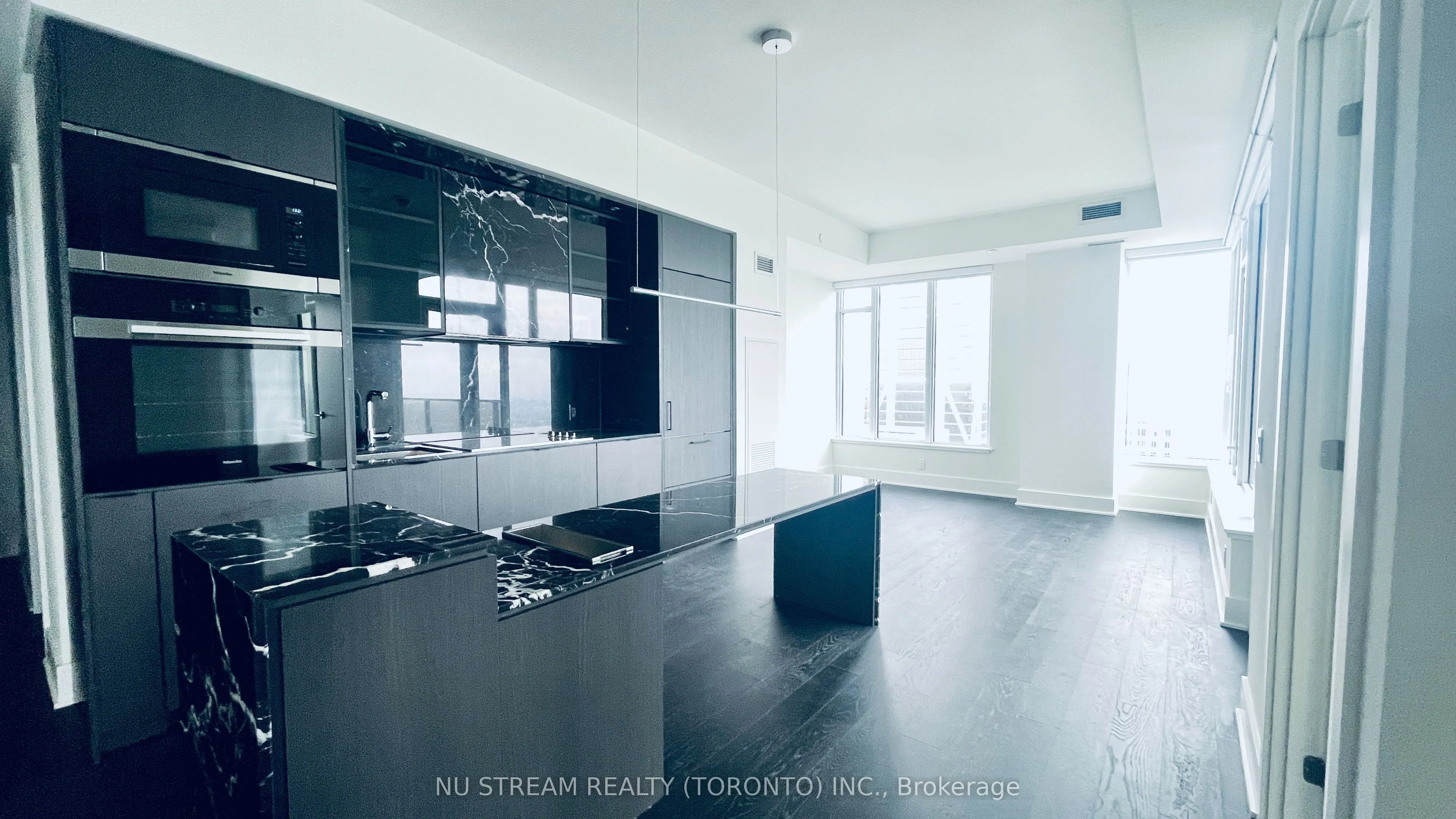 11 Yorkville Avenue, #4809
