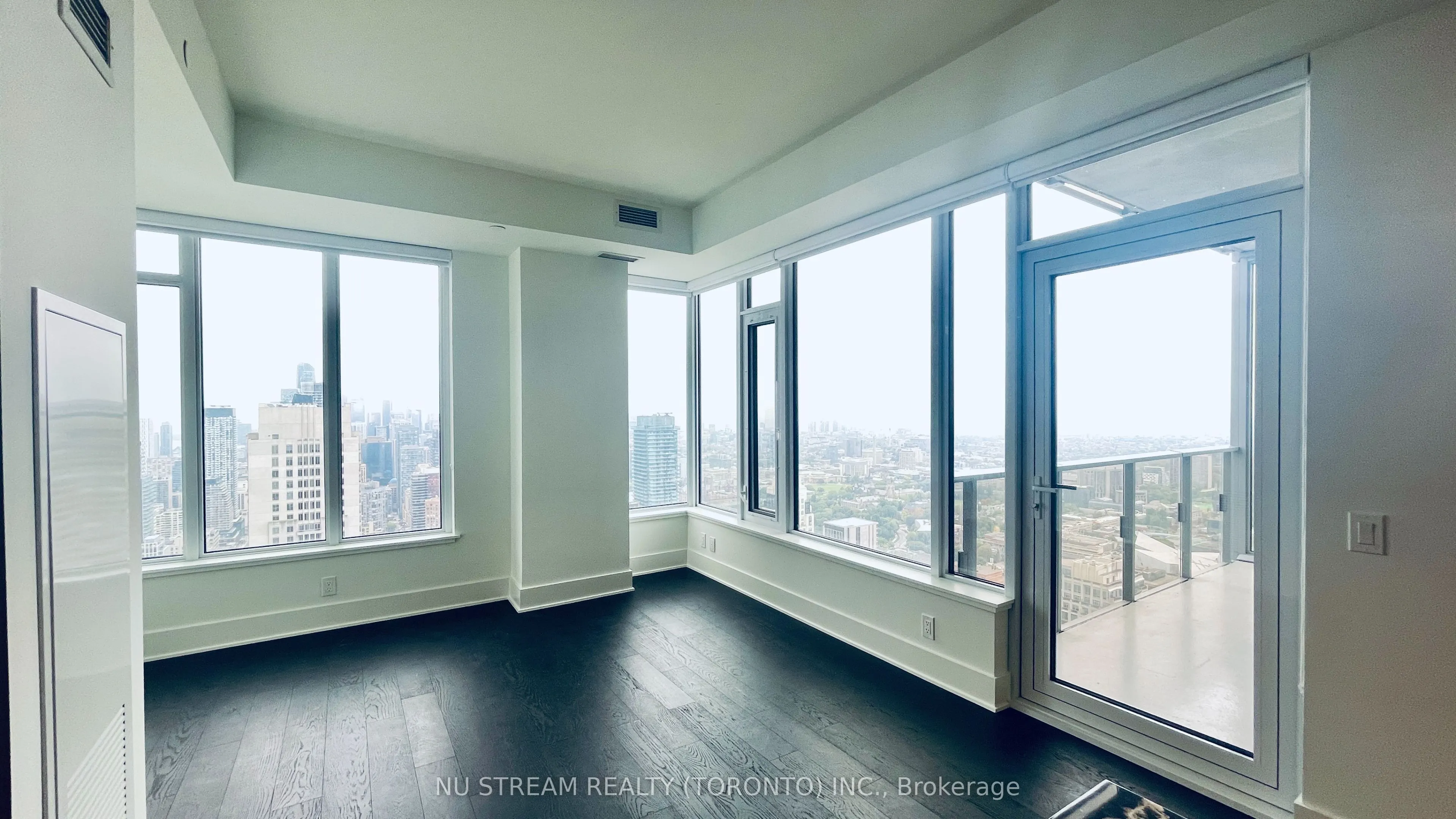 11 Yorkville Avenue, #4809