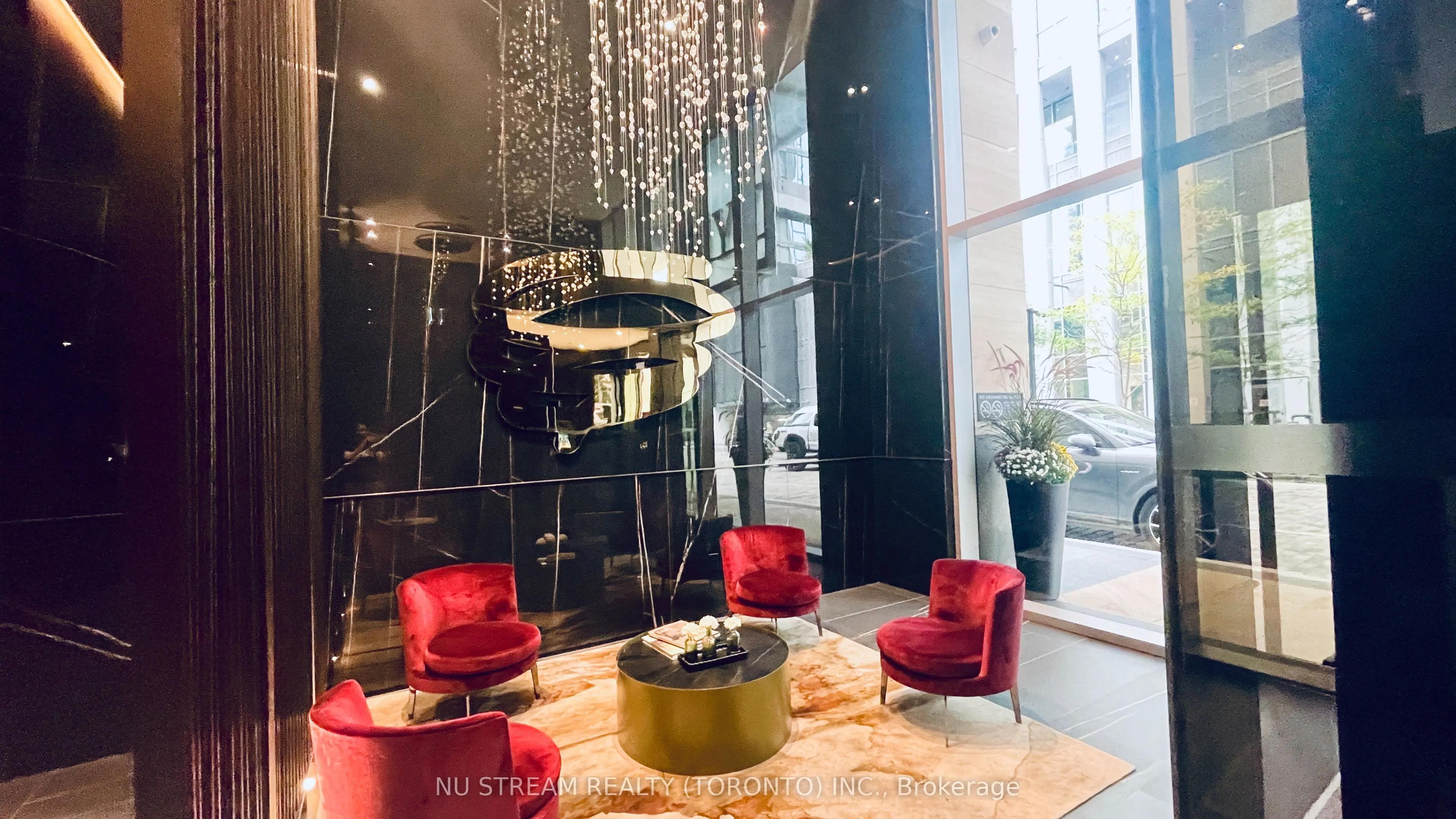 11 Yorkville Avenue, #4809