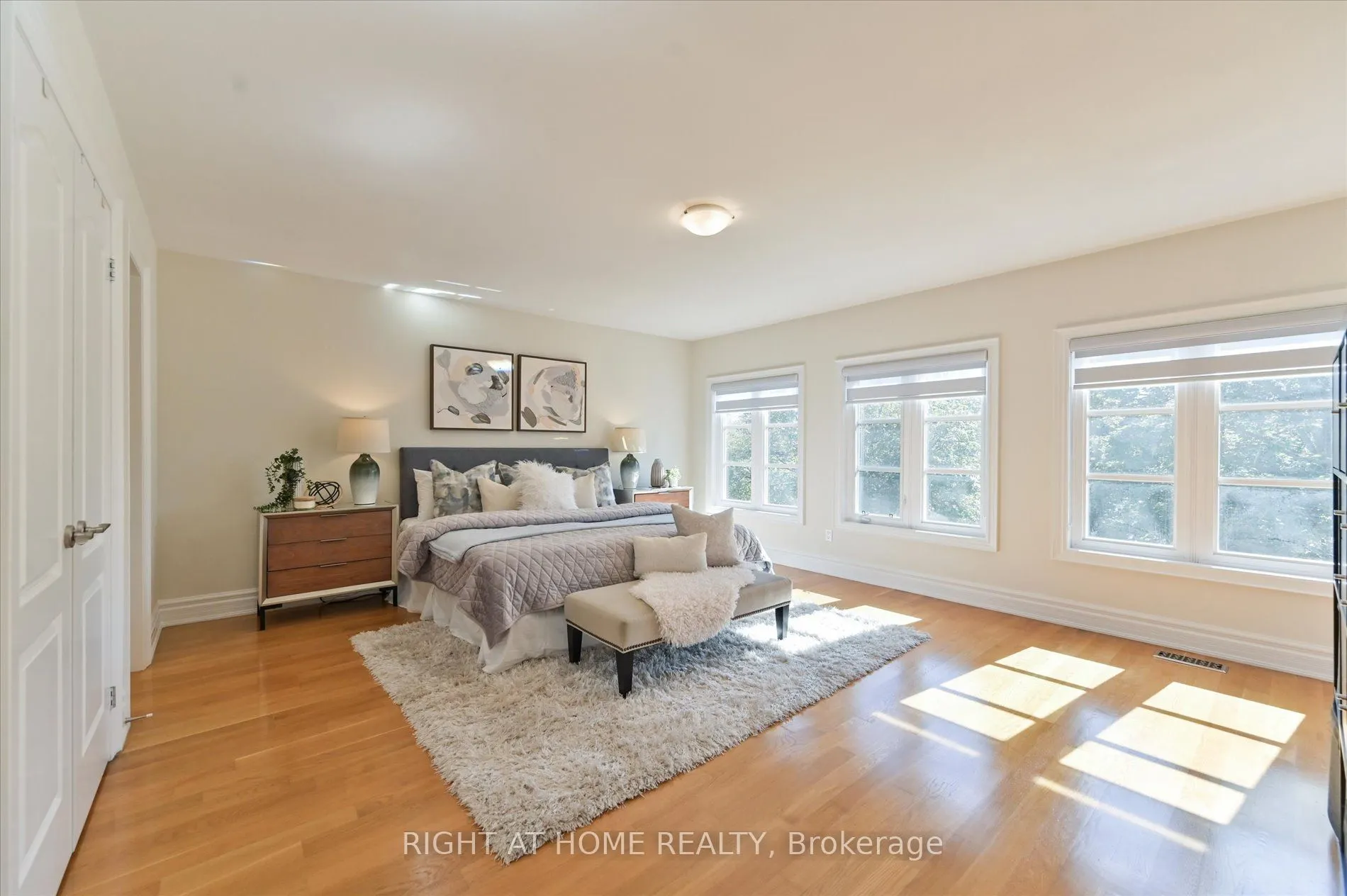 154 Charlton Boulevard