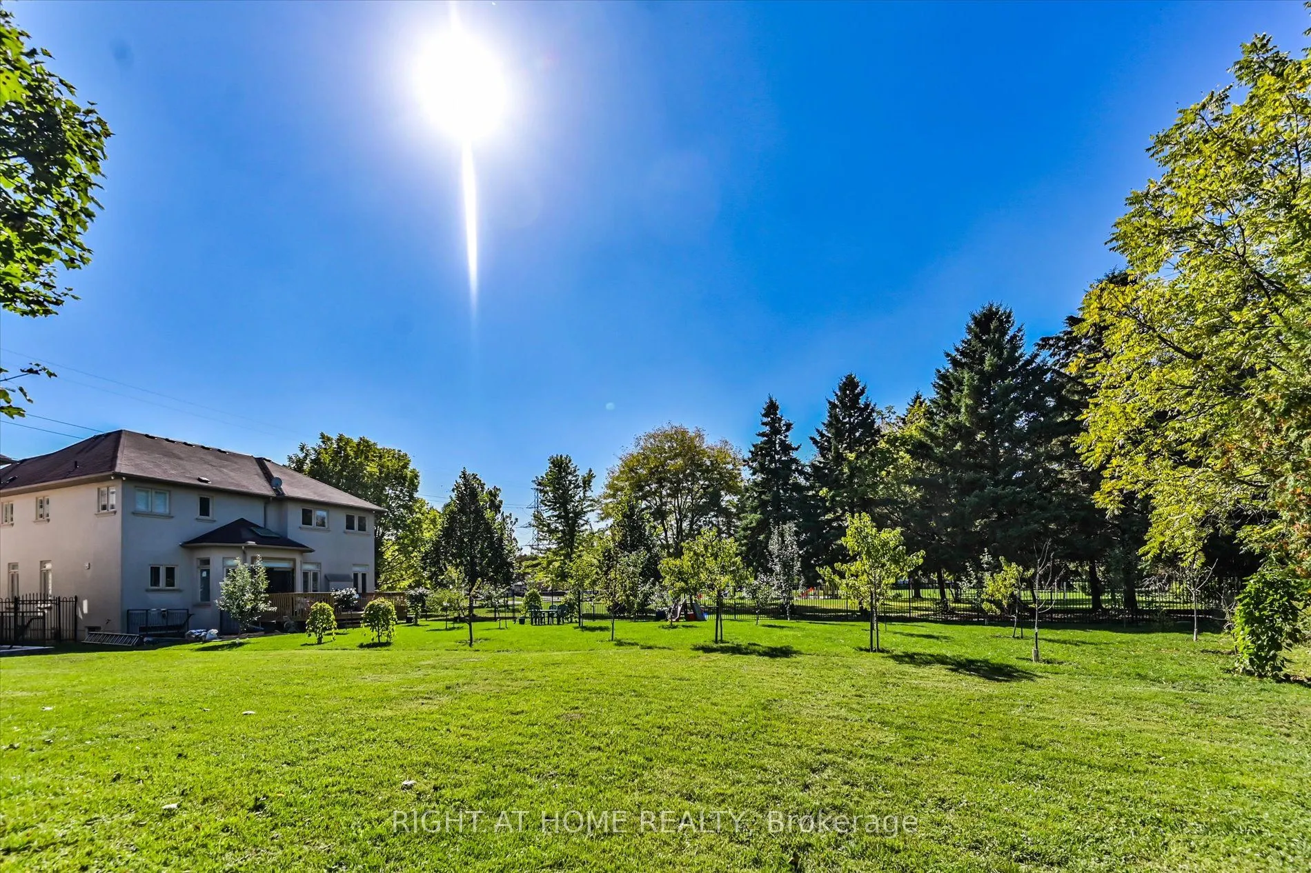 154 Charlton Boulevard