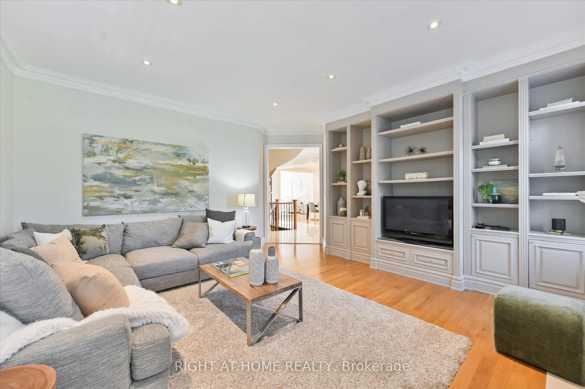 154 Charlton Boulevard