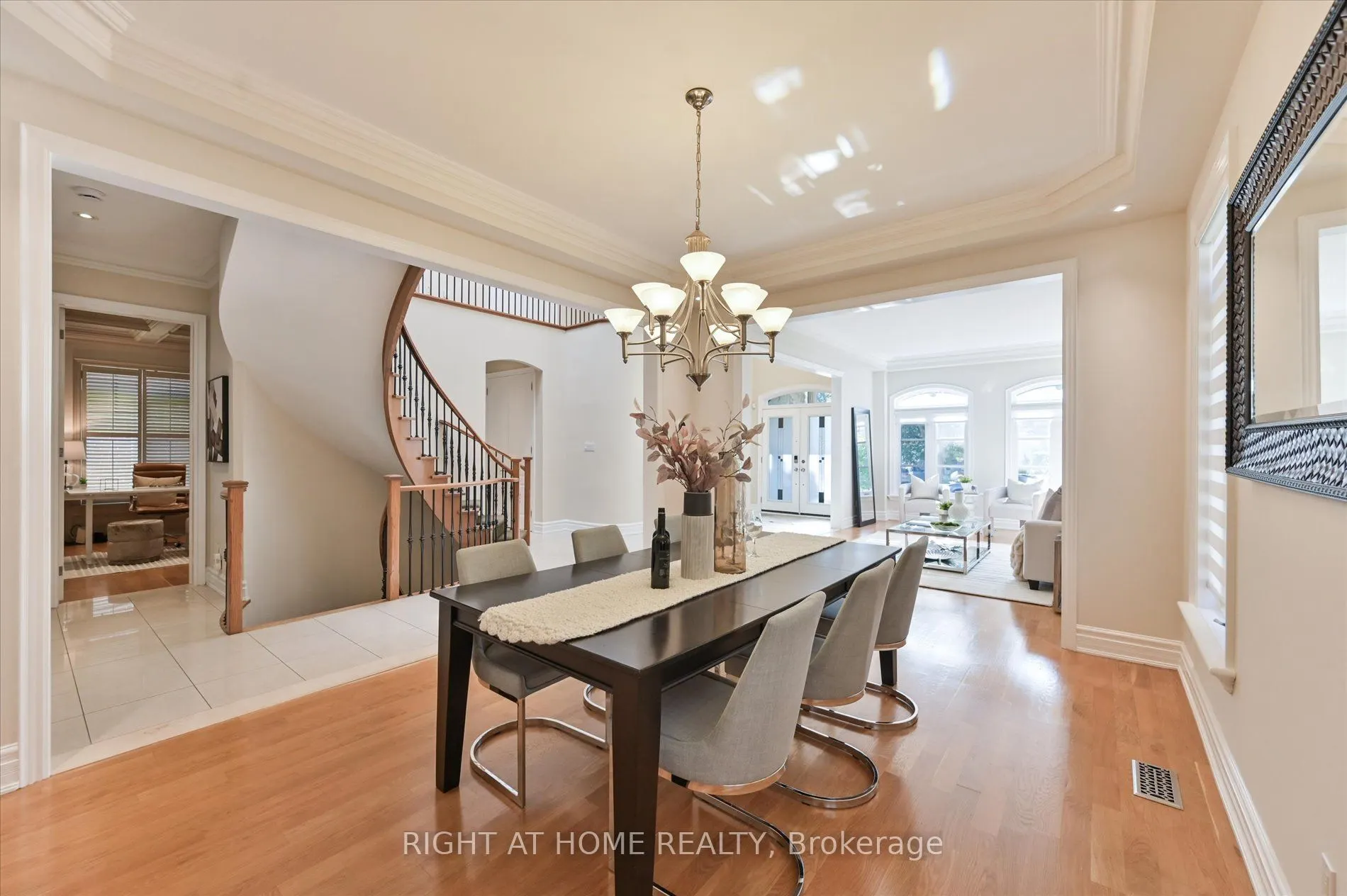 154 Charlton Boulevard