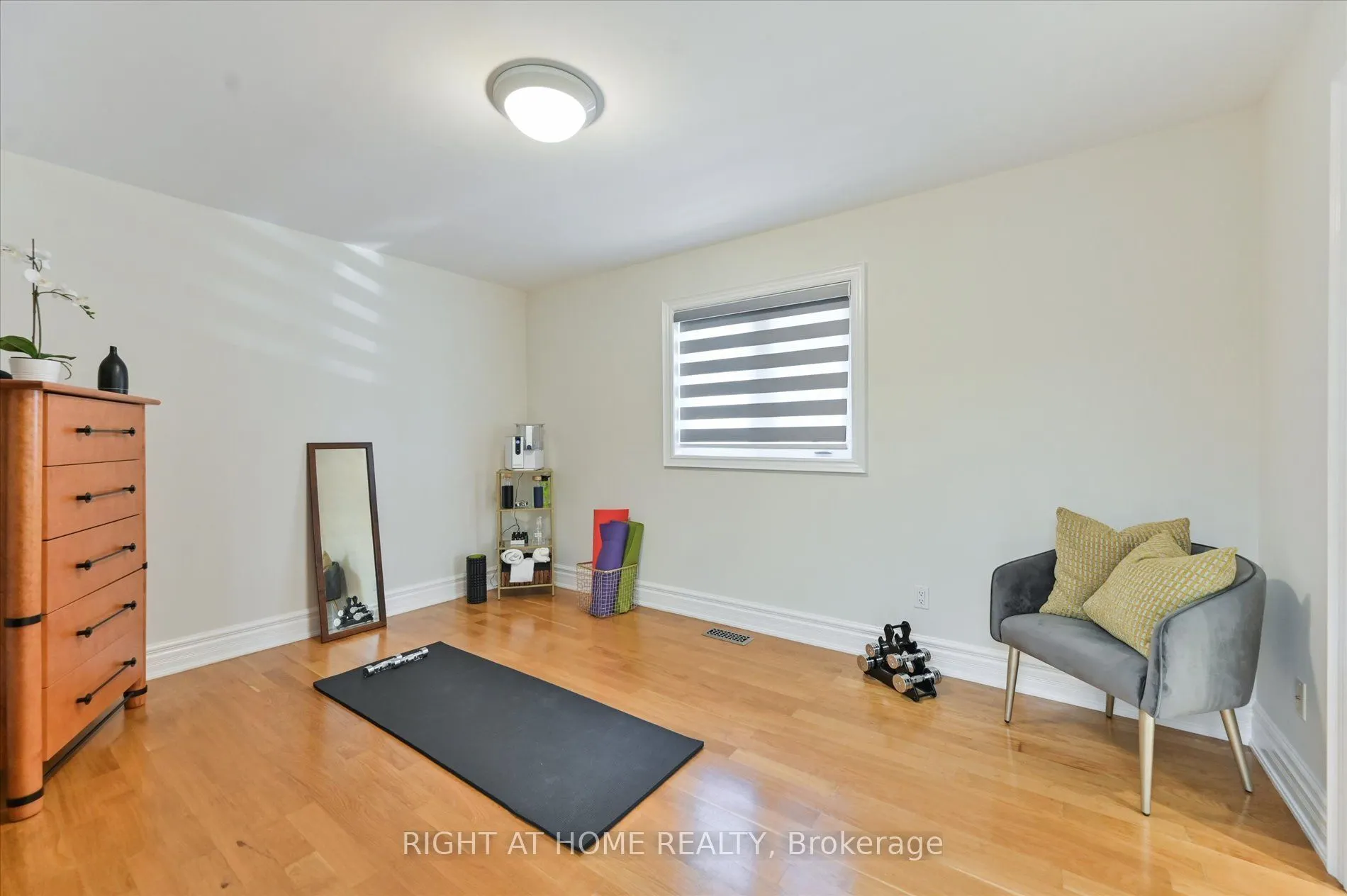 154 Charlton Boulevard