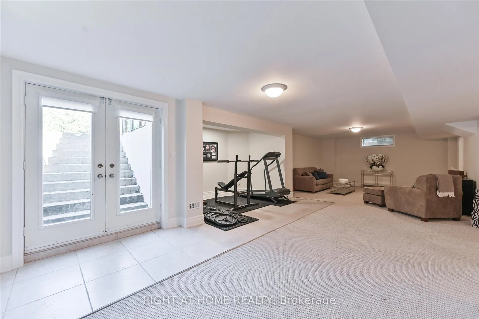 154 Charlton Boulevard