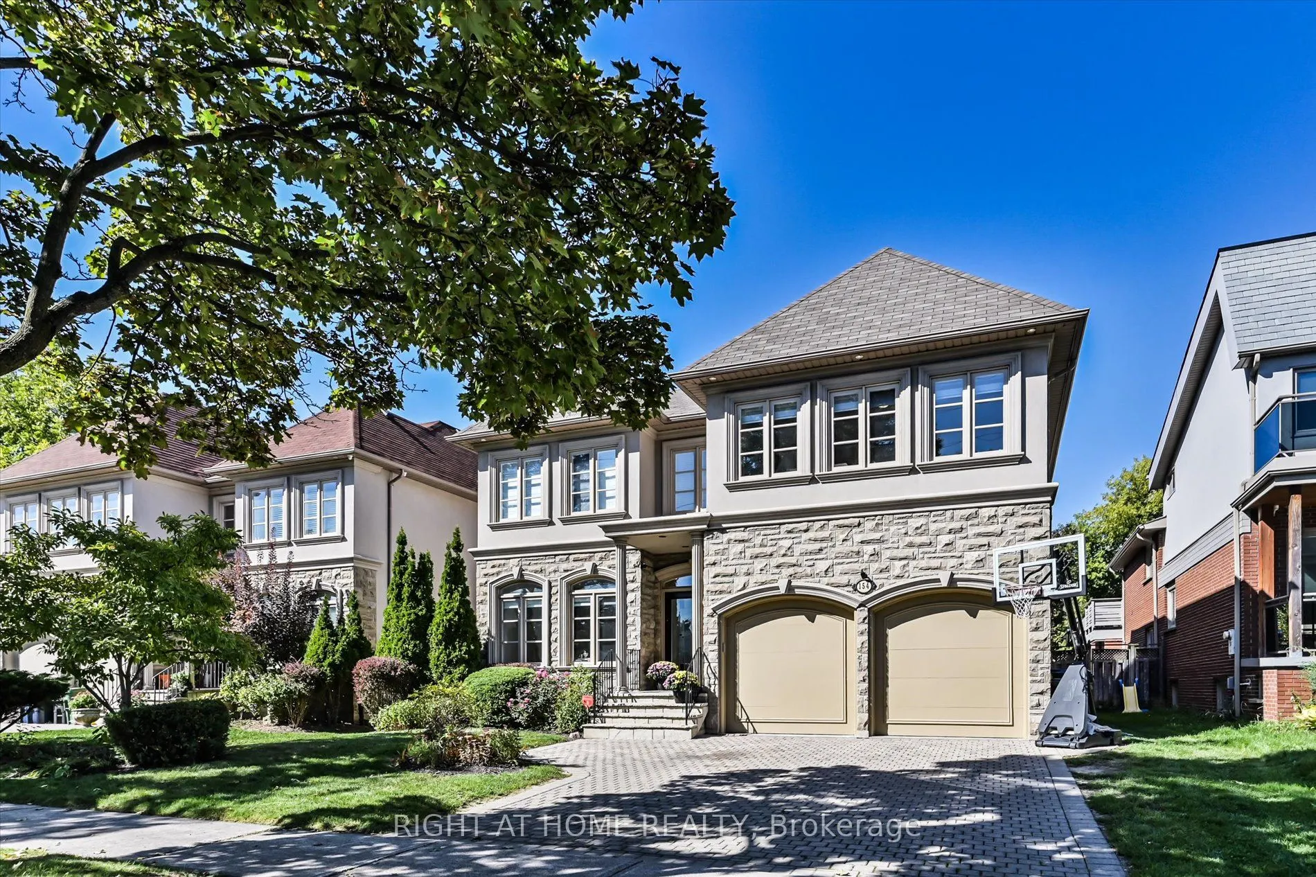 154 Charlton Boulevard