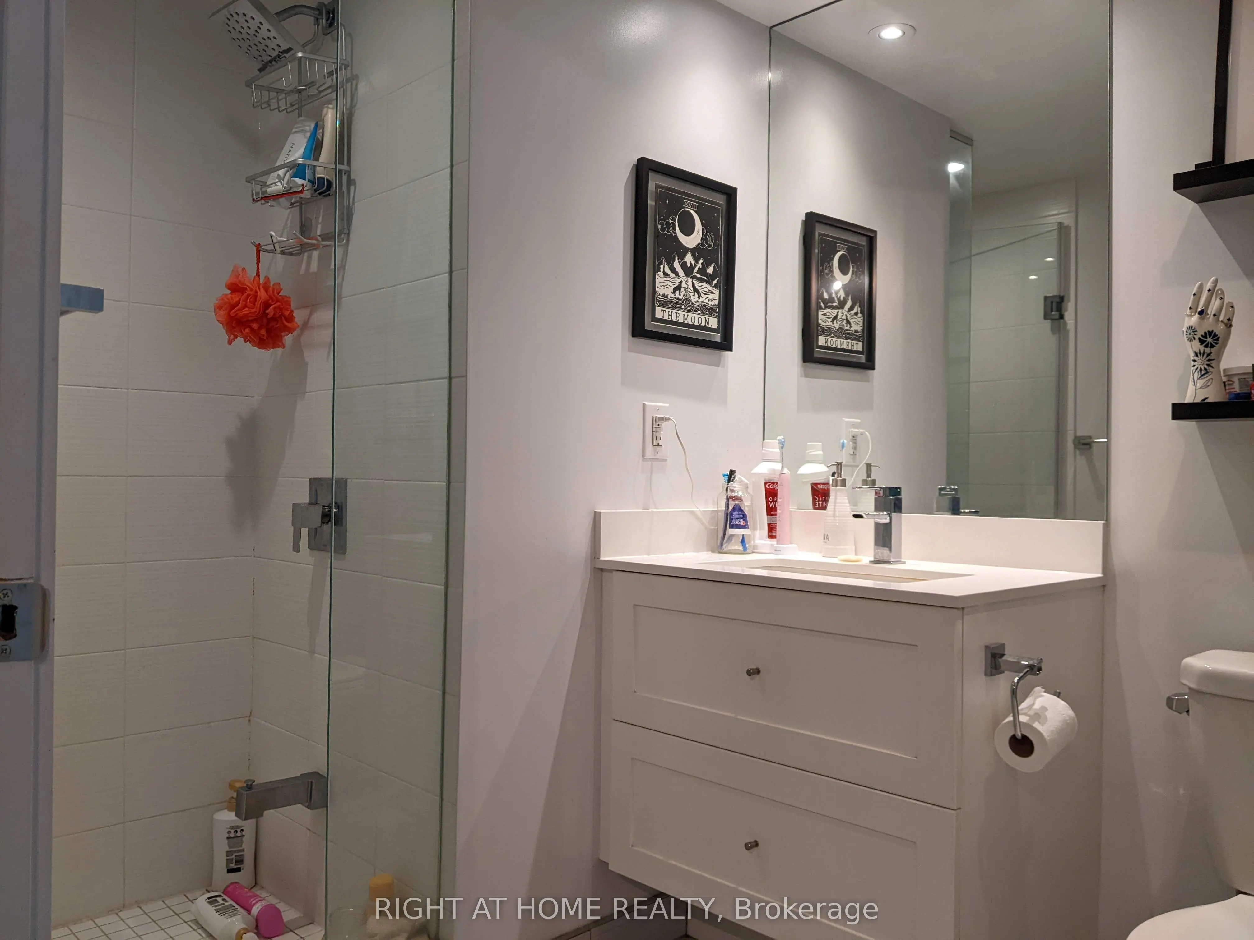 525 Adelaide Street W, #629