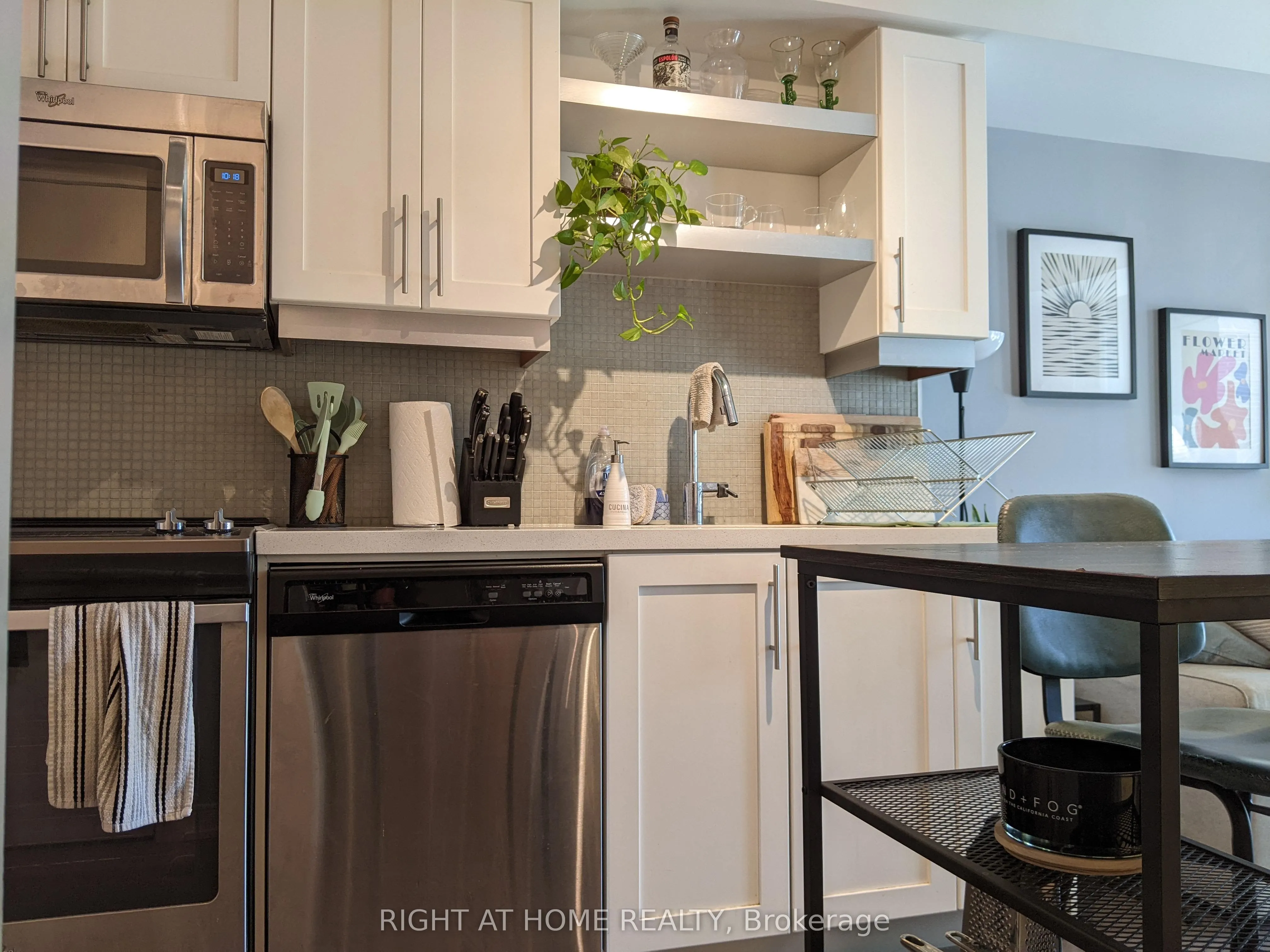 525 Adelaide Street W, #629
