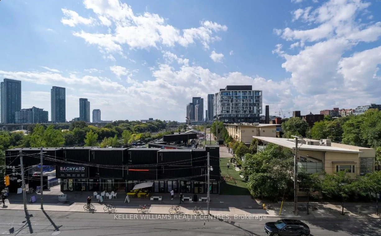 27 Bathurst Street, #712