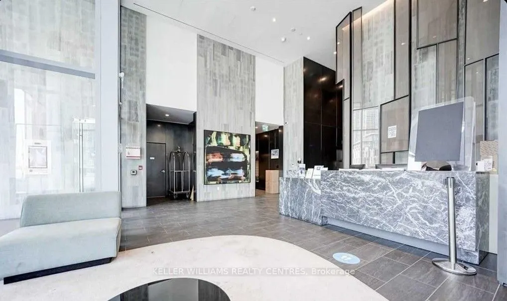27 Bathurst Street, #712