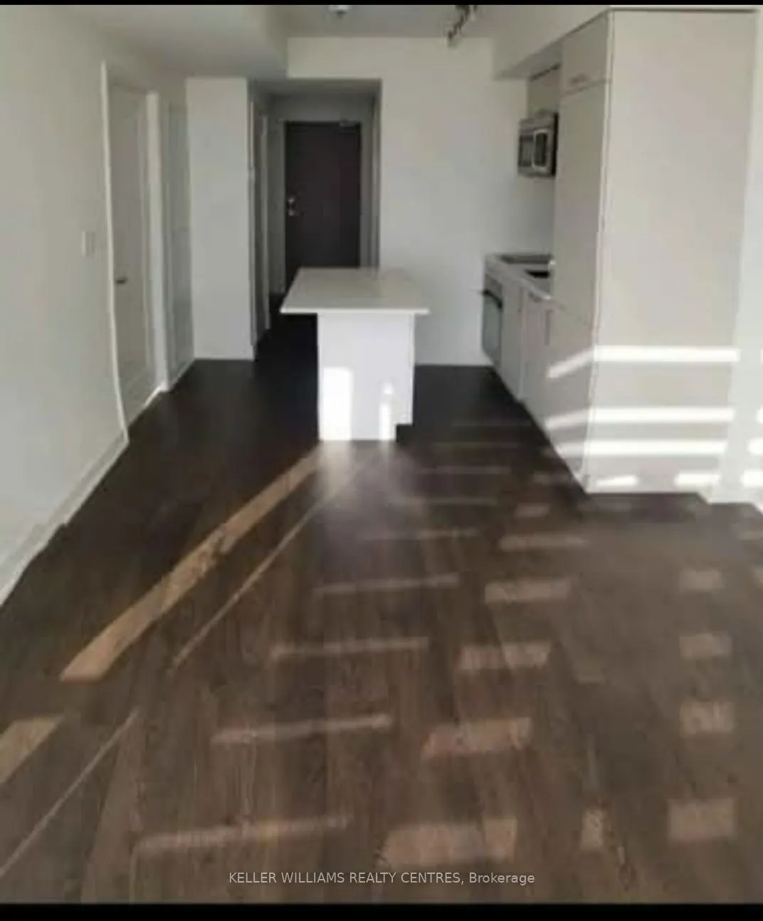 27 Bathurst Street, #712