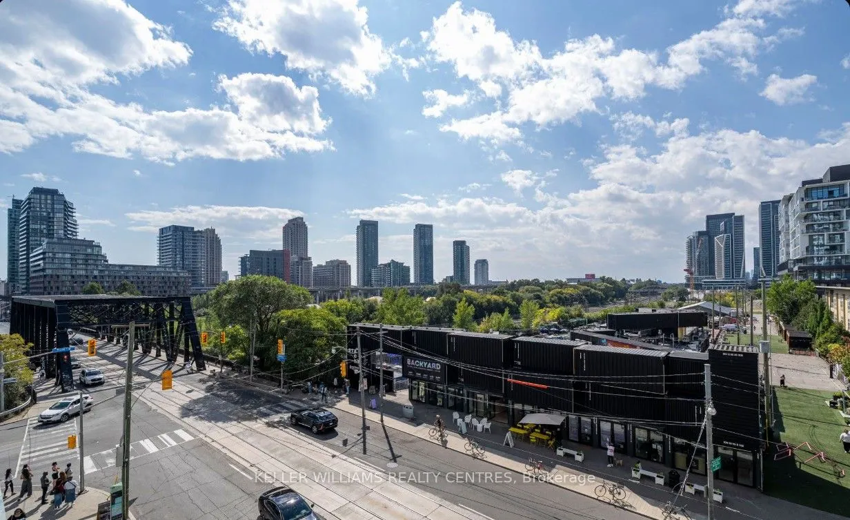 27 Bathurst Street, #712