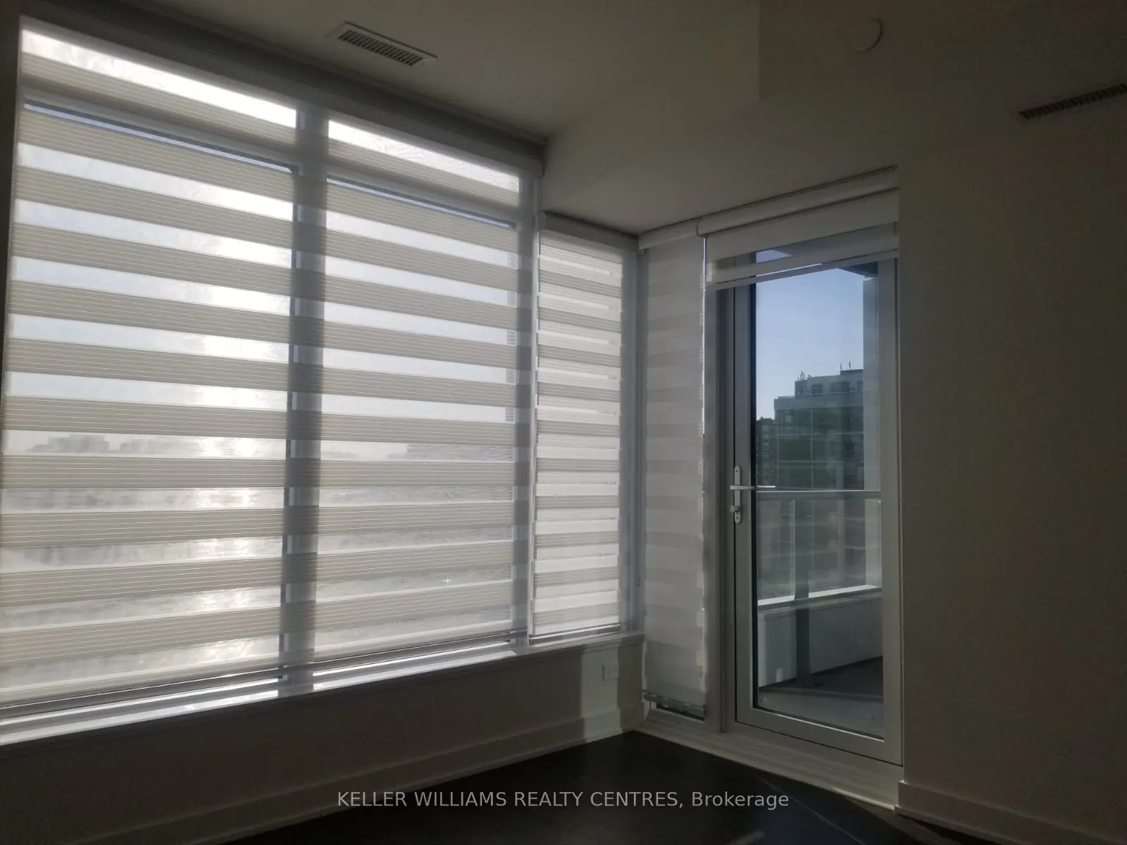 27 Bathurst Street, #712