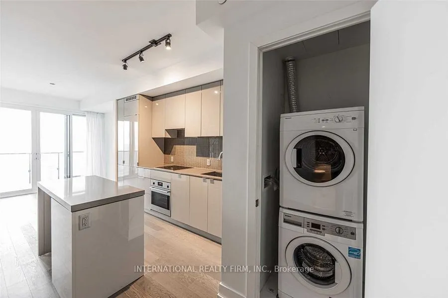 7 Grenville Street, #4806