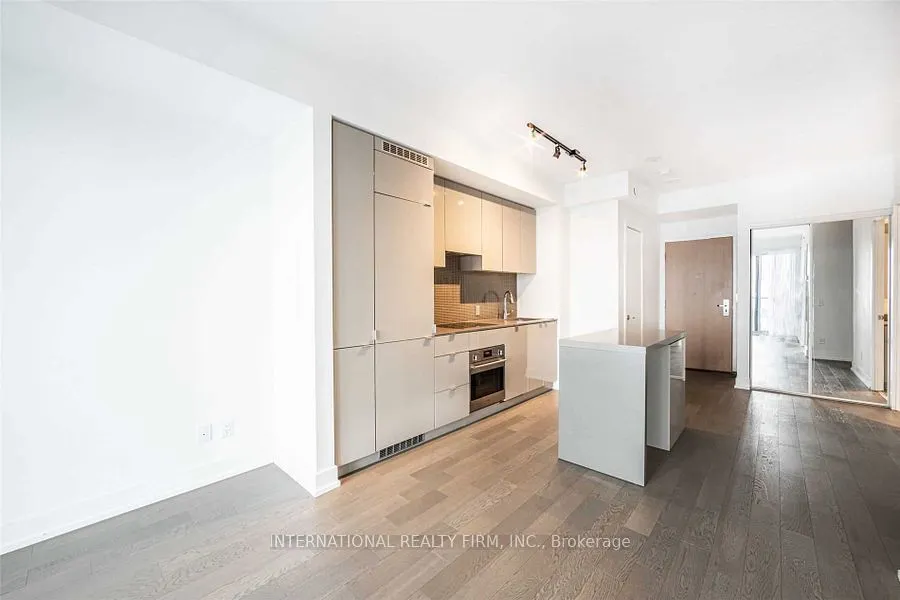 7 Grenville Street, #4806