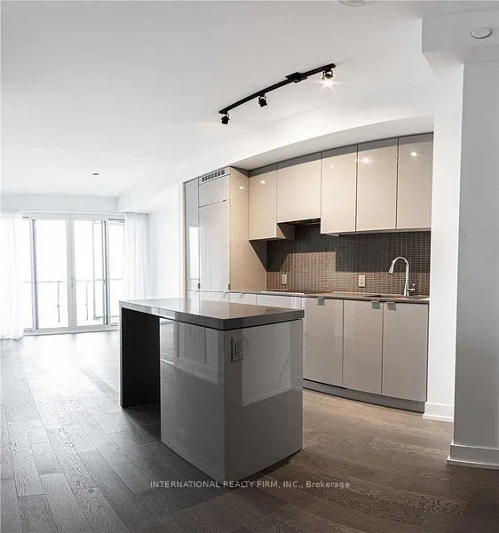 7 Grenville Street, #4806