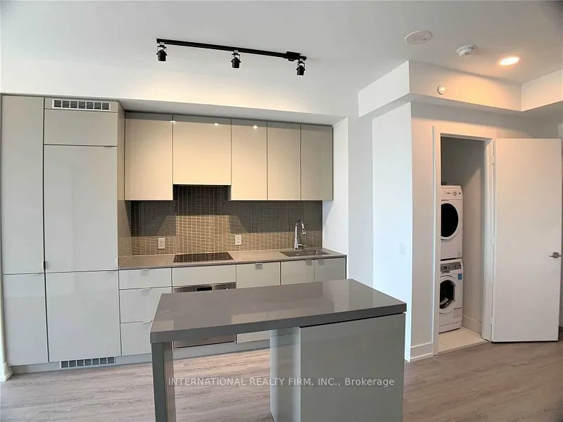 7 Grenville Street, #4806