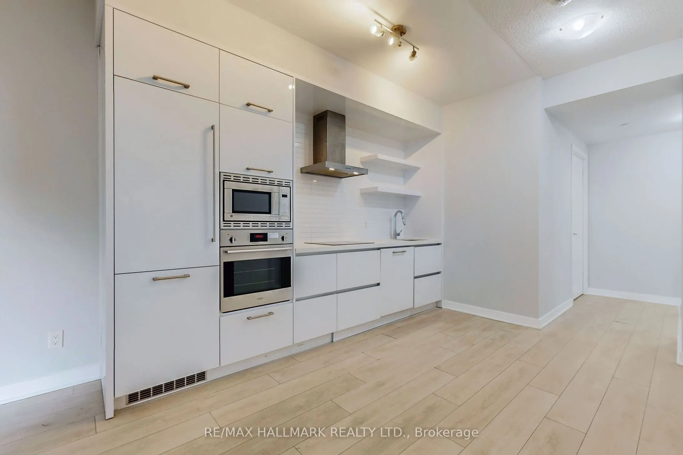 2221 Yonge Street, #313