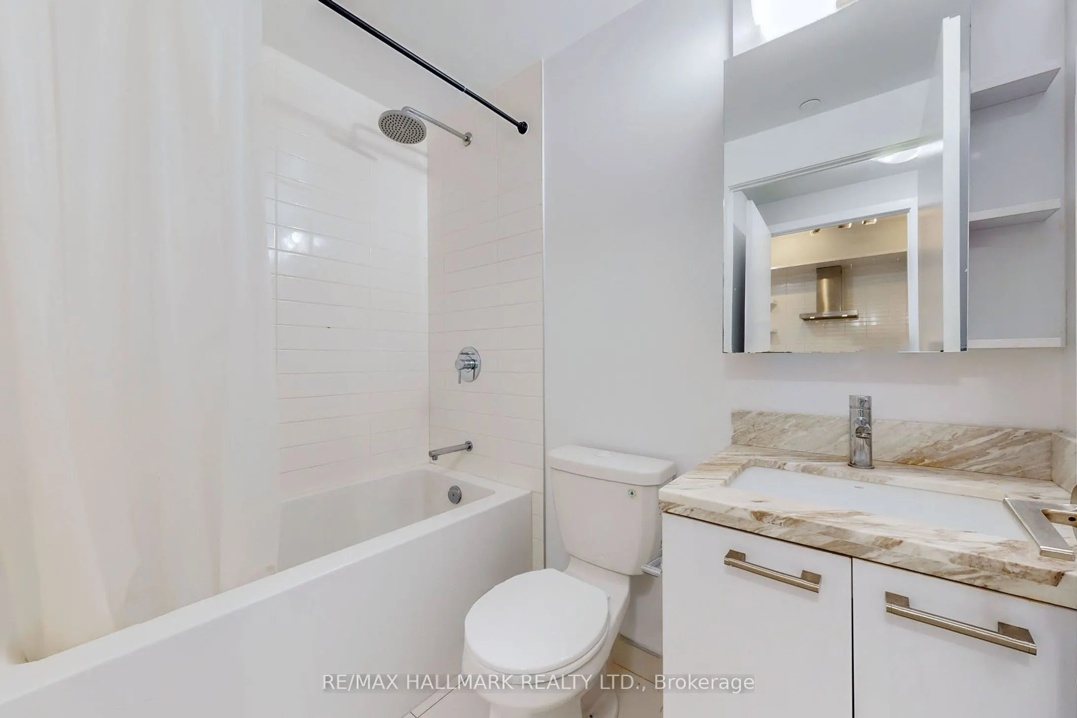 2221 Yonge Street, #313