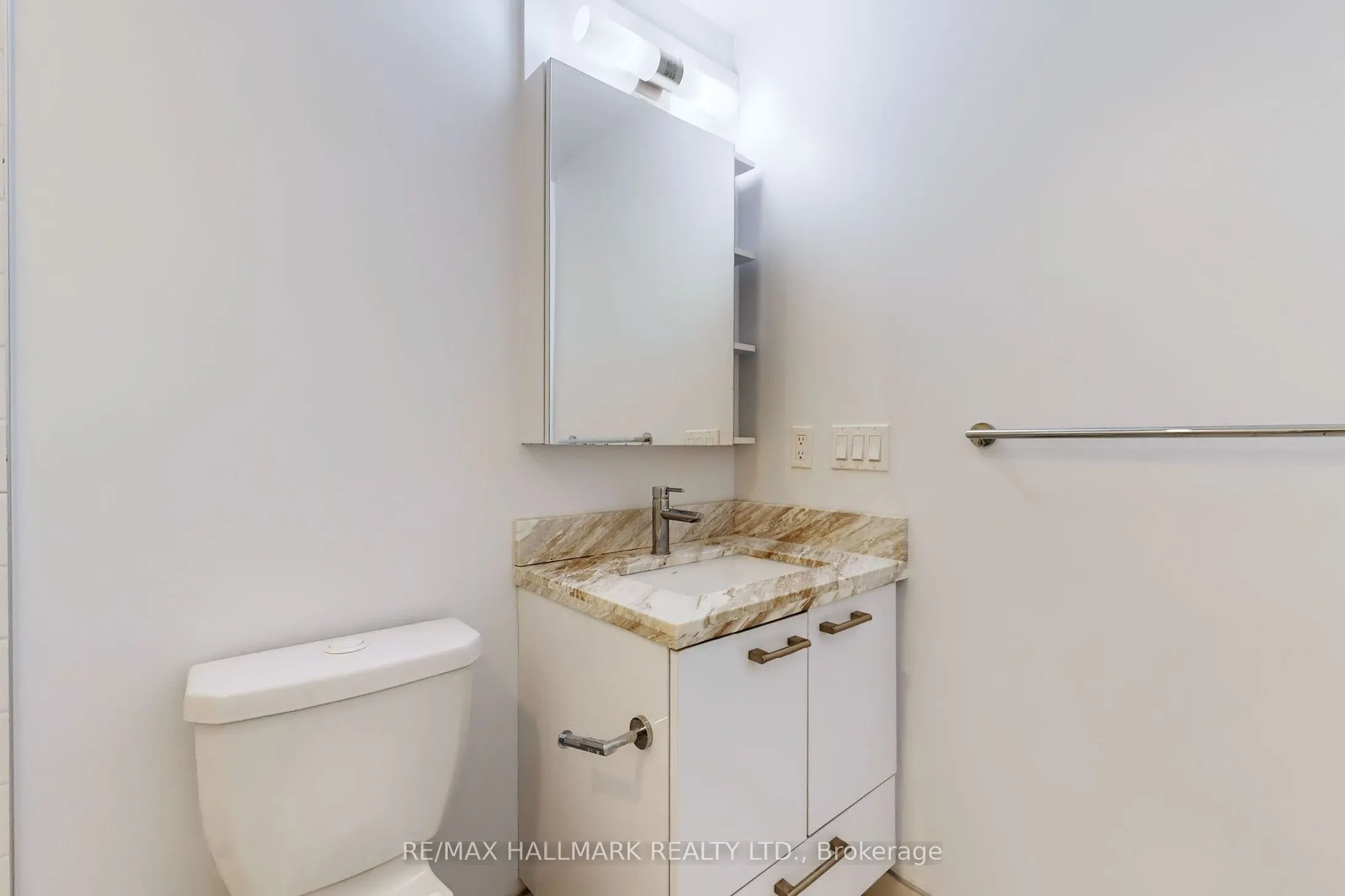 2221 Yonge Street, #313