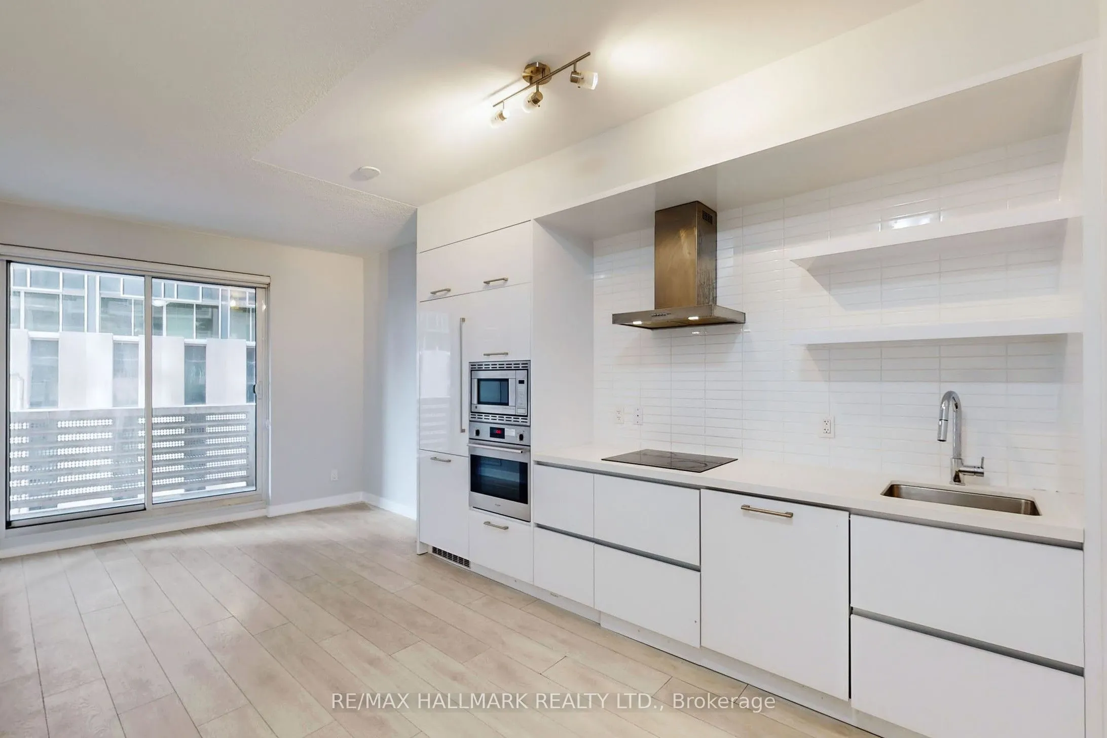 2221 Yonge Street, #313