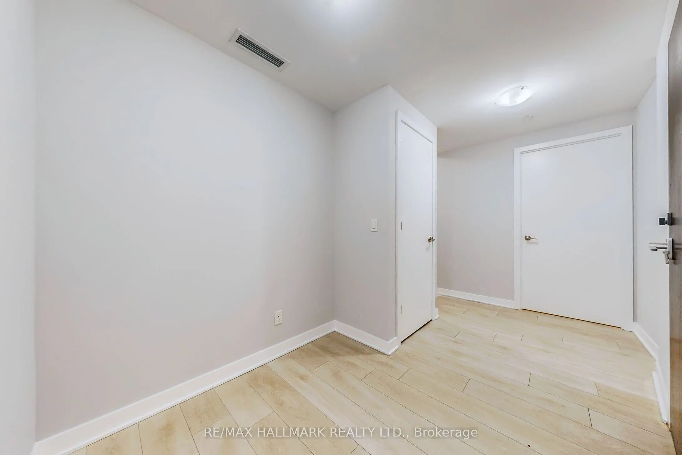 2221 Yonge Street, #313
