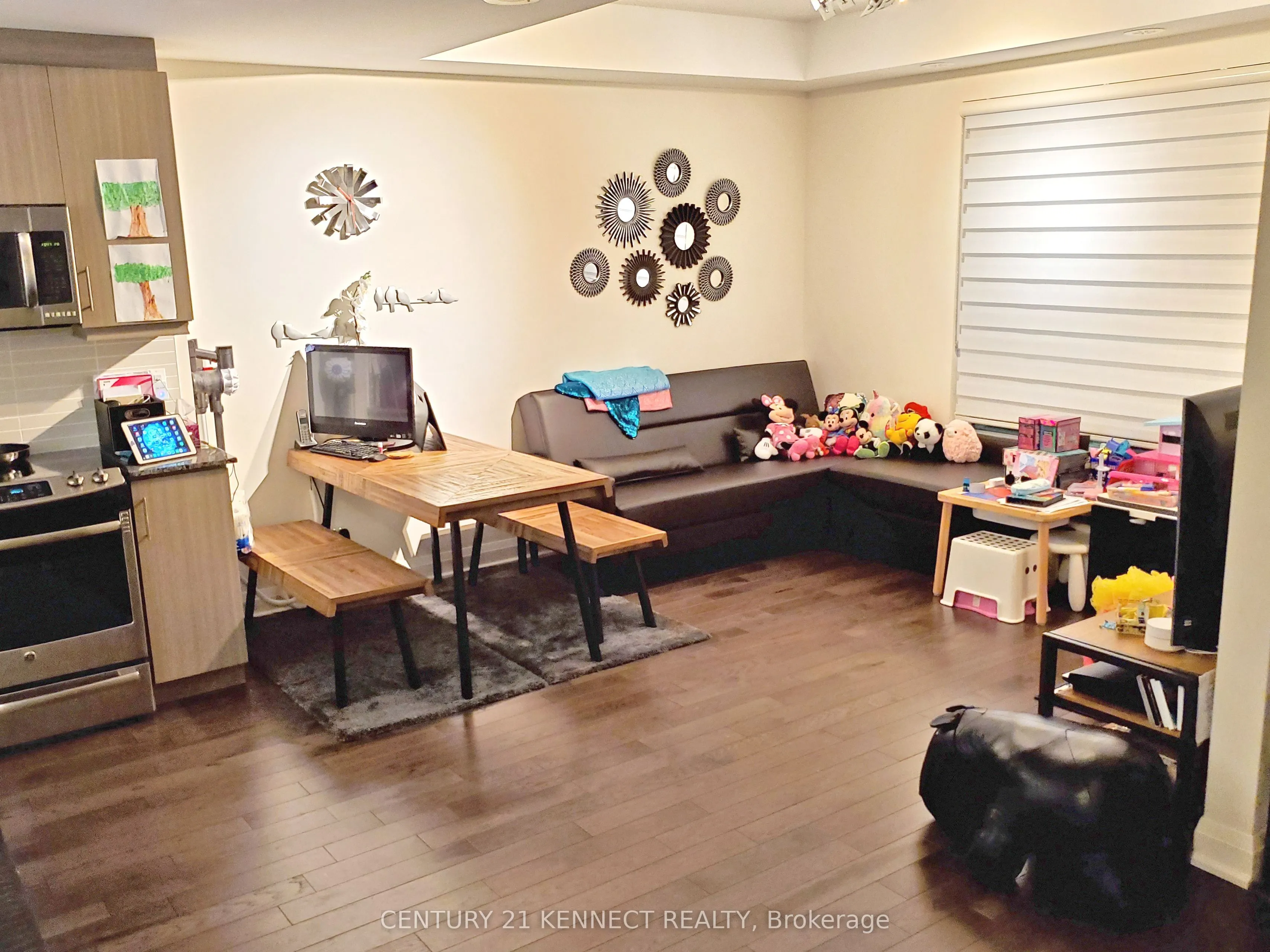 355 Beecroft Road, #Th117