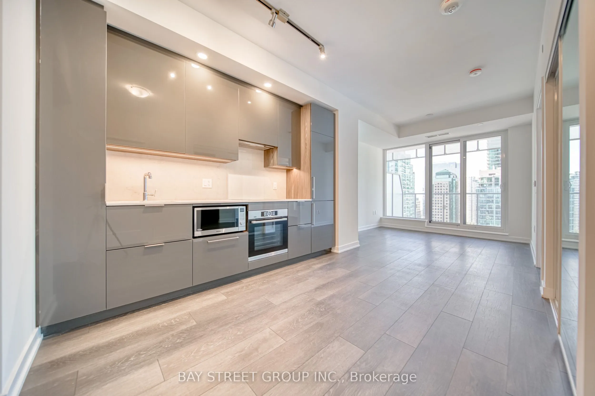 28 Freeland Street, #2303