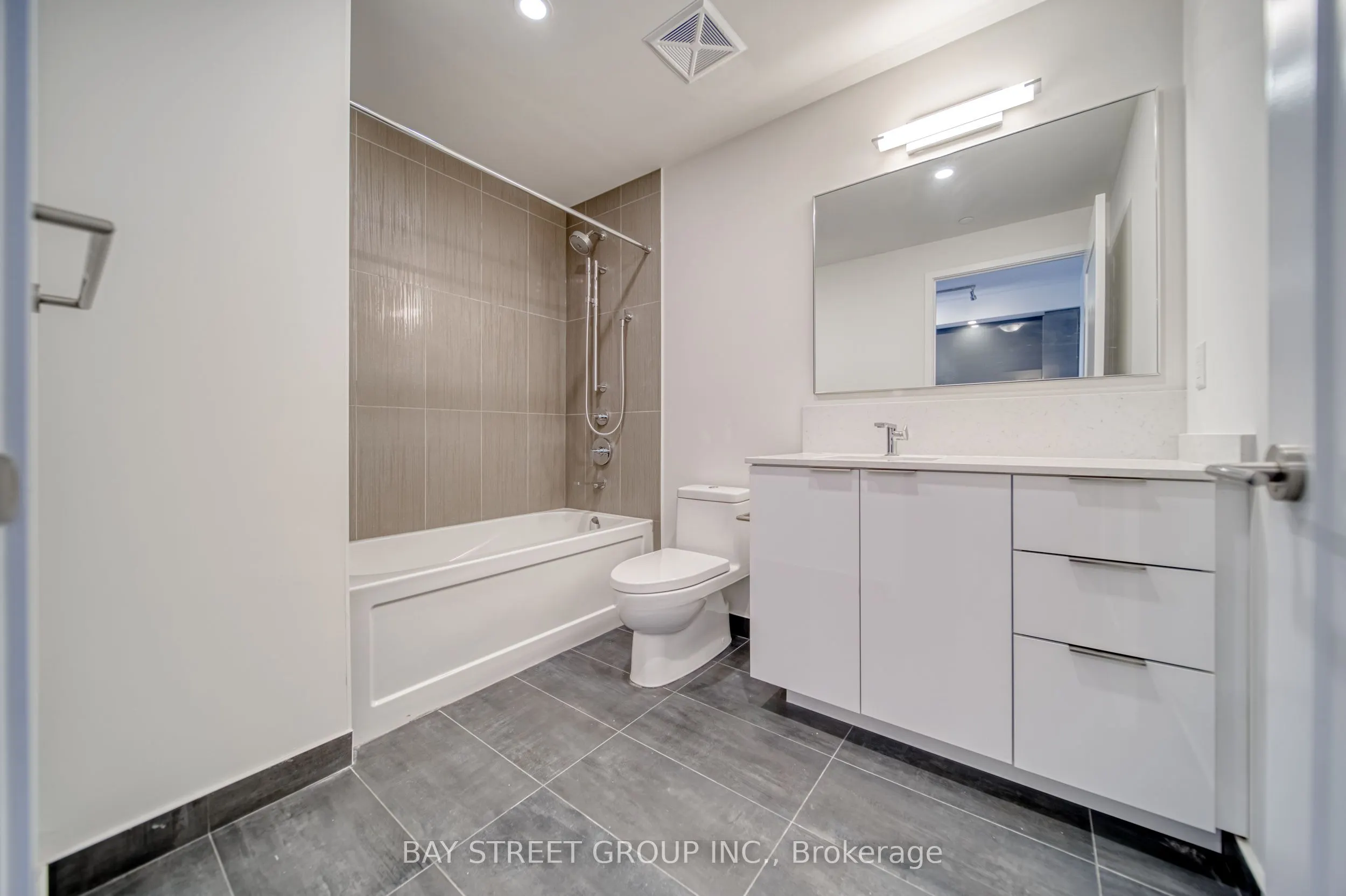 28 Freeland Street, #2303