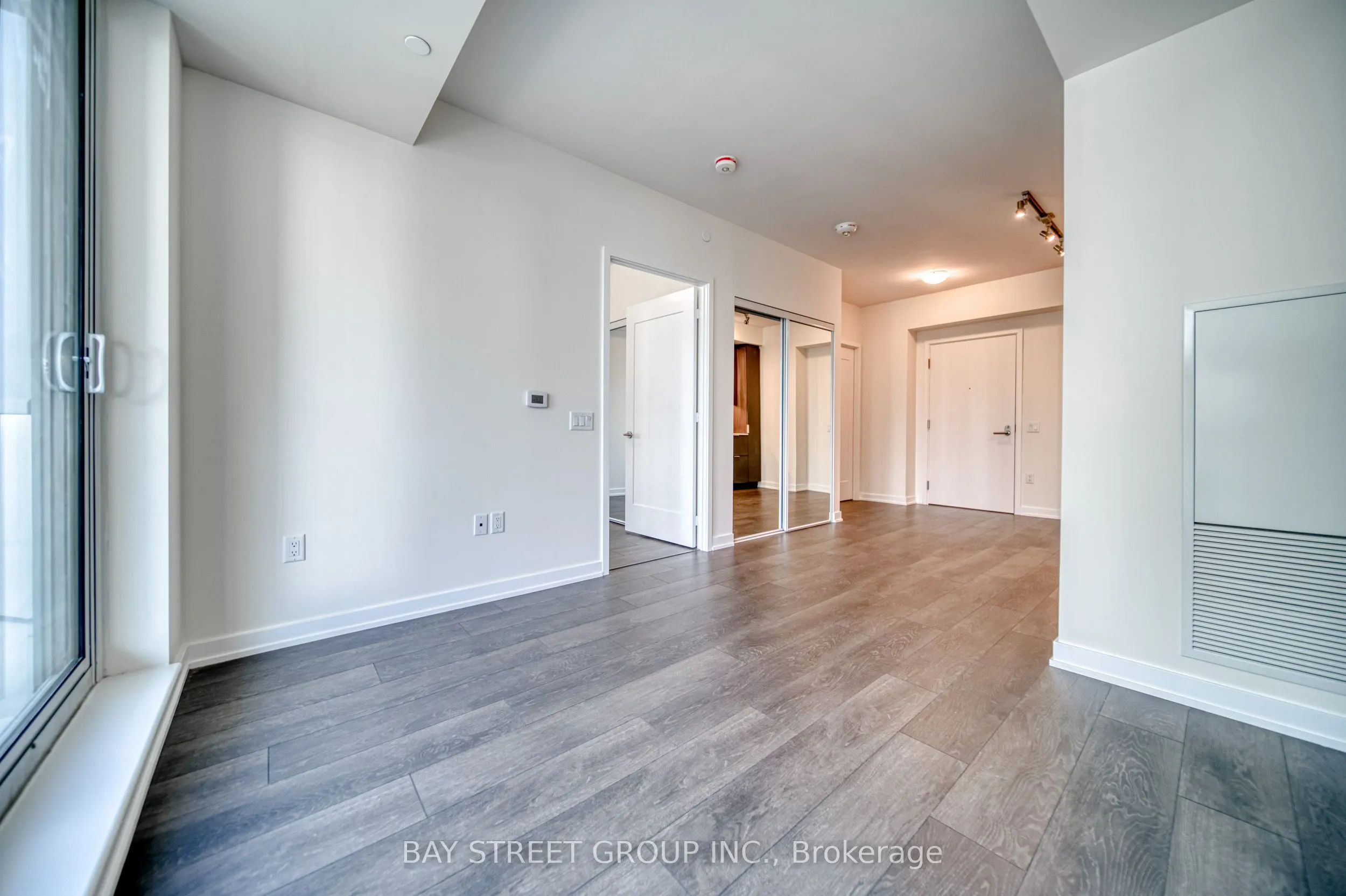 28 Freeland Street, #2303