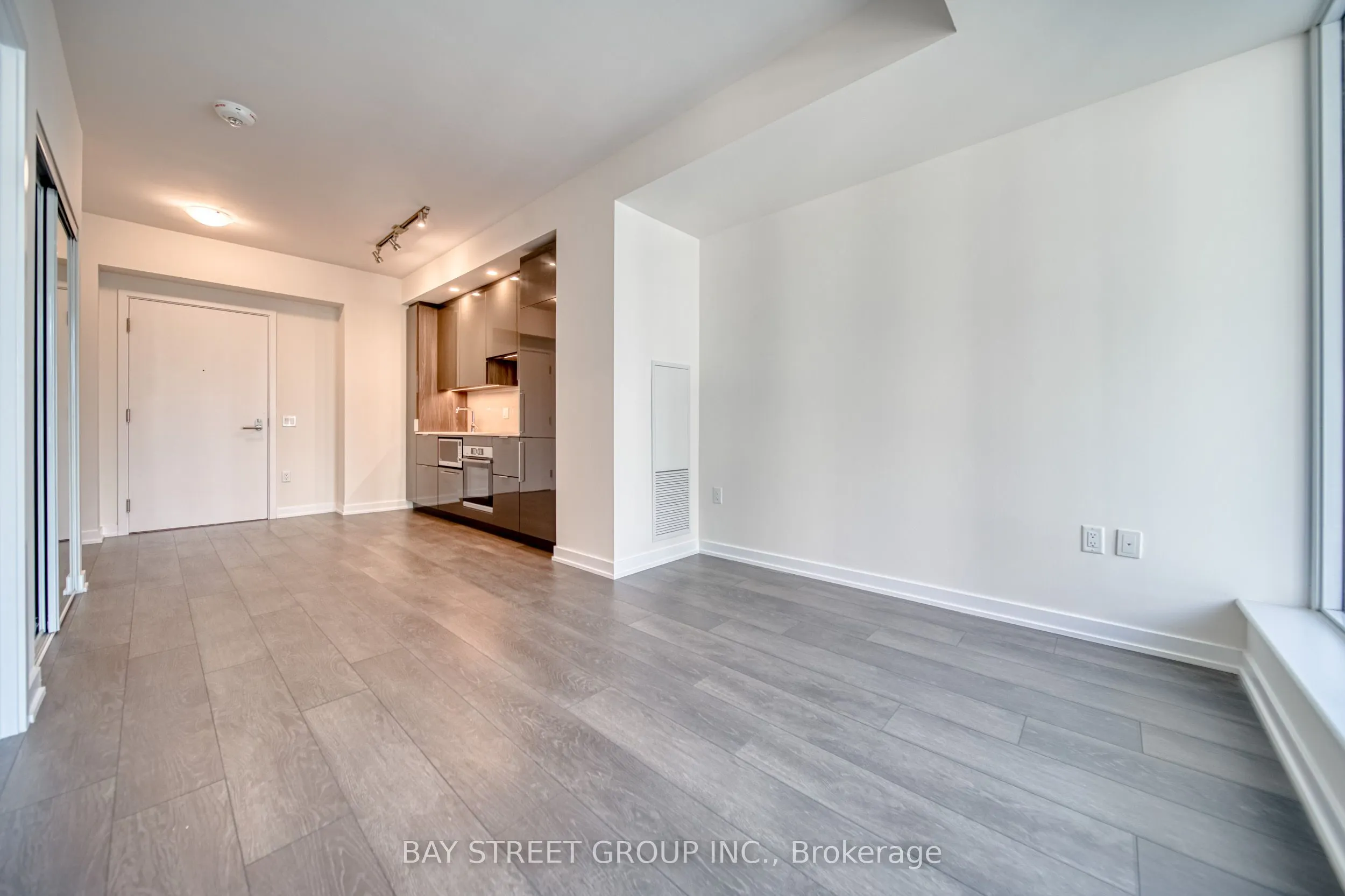 28 Freeland Street, #2303