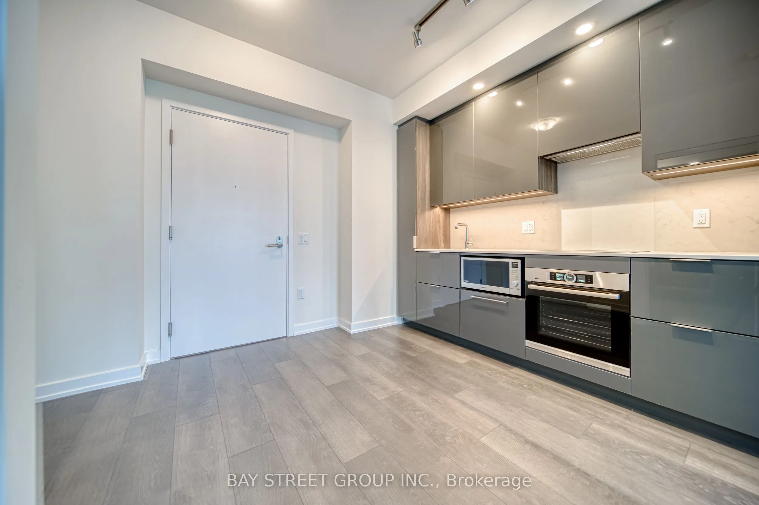 28 Freeland Street, #2303