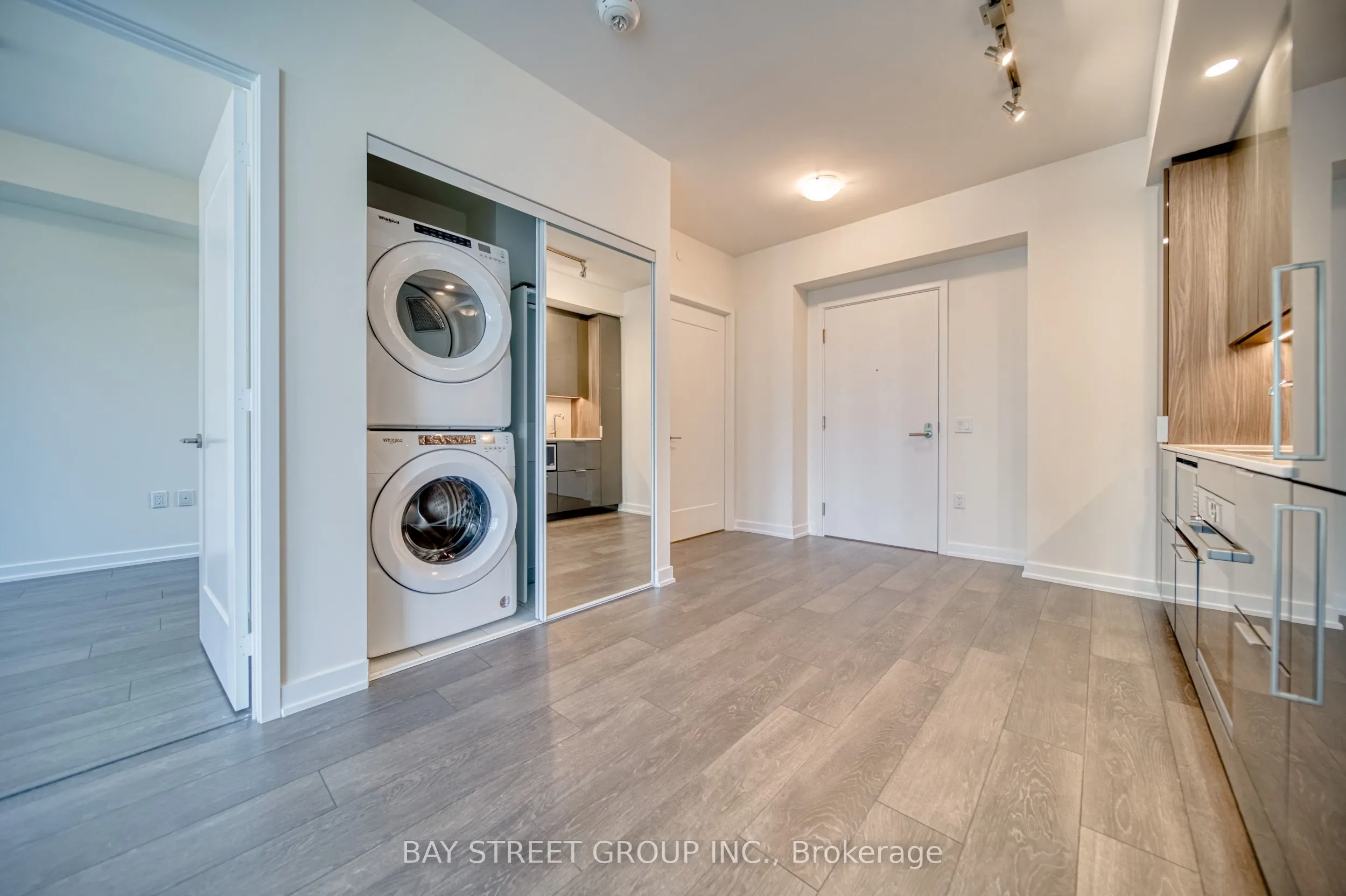 28 Freeland Street, #2303