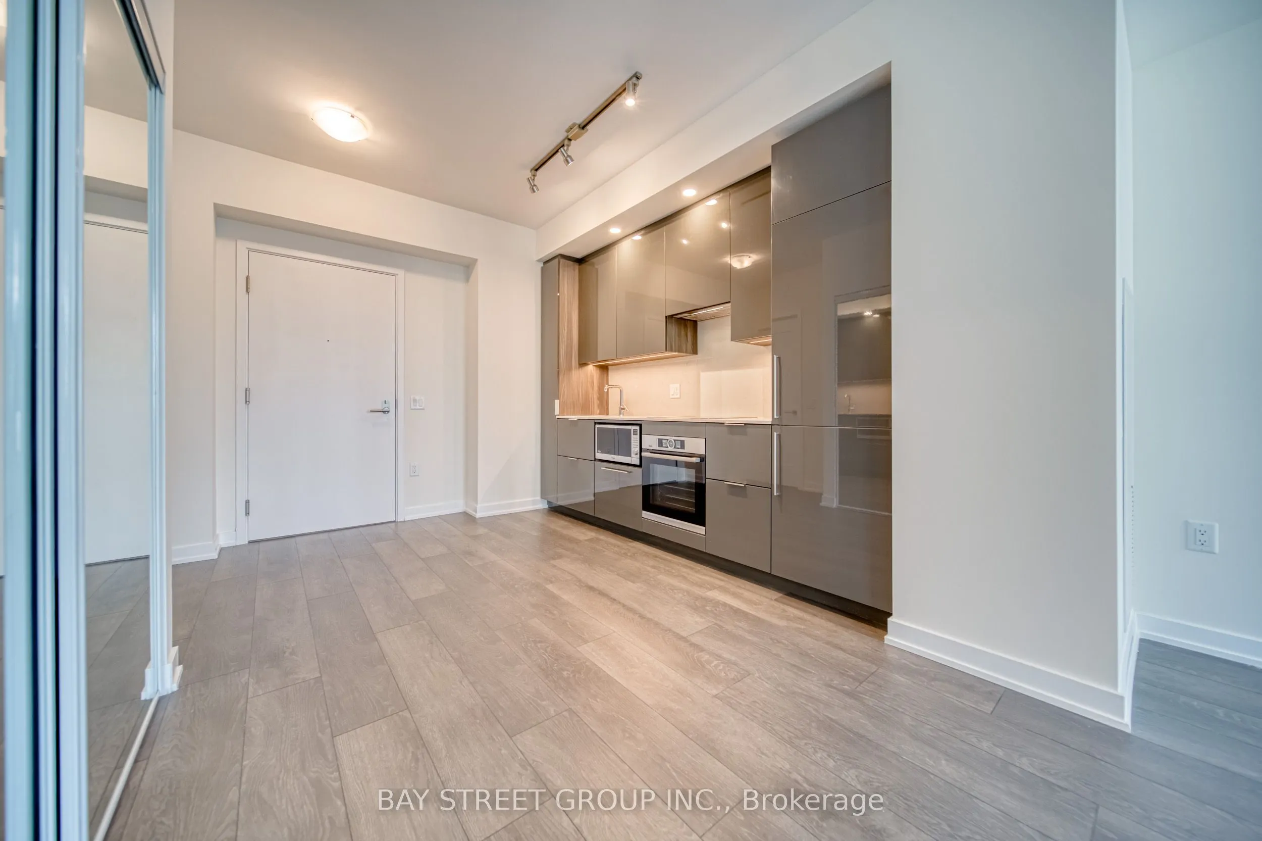 28 Freeland Street, #2303