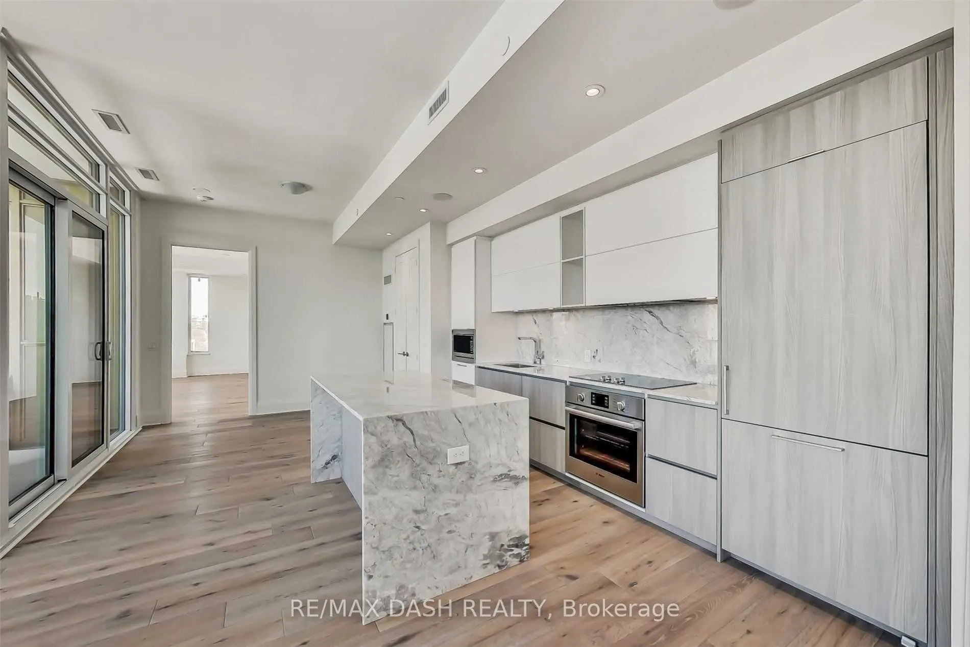 151 Avenue Road, #1001
