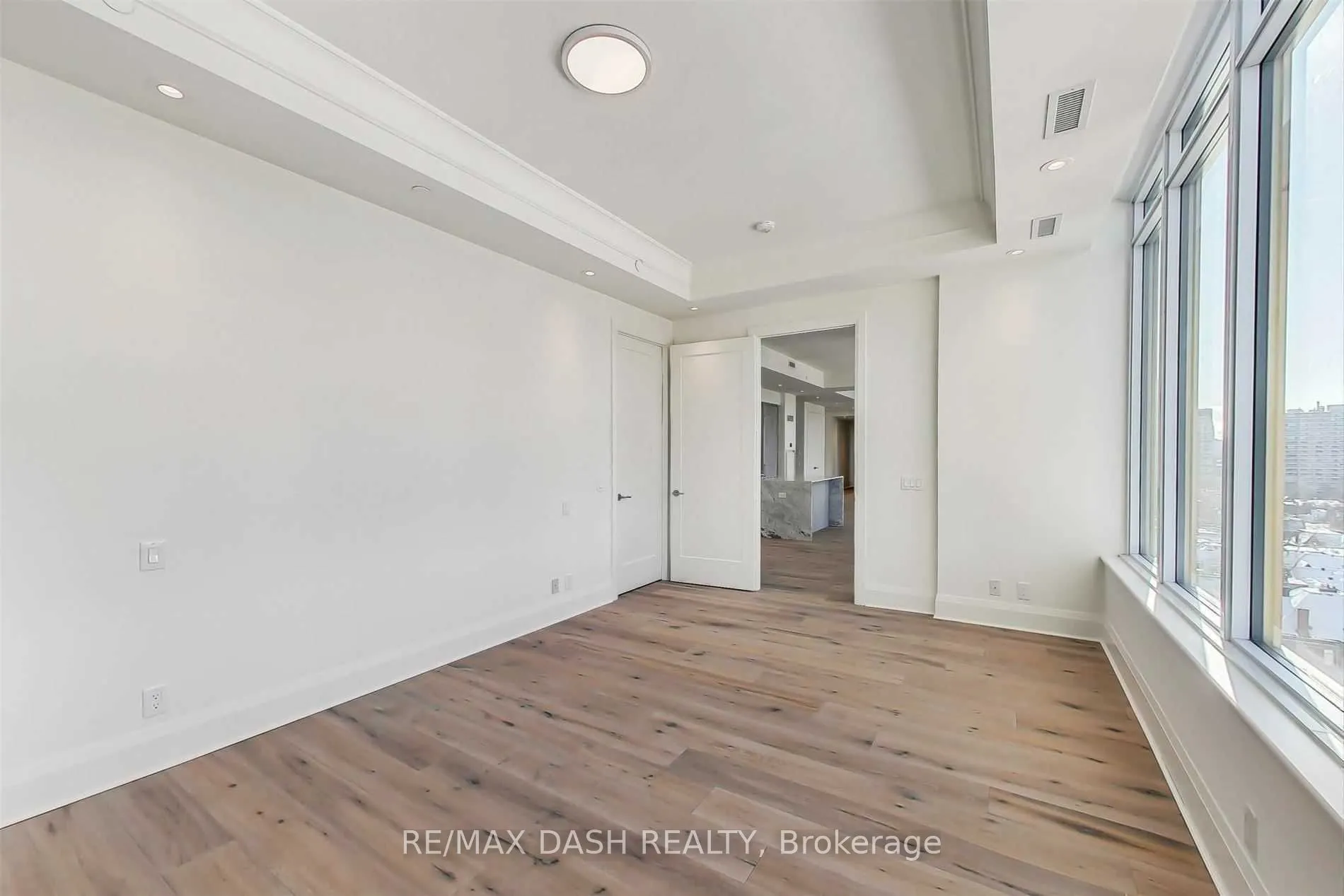 151 Avenue Road, #1001