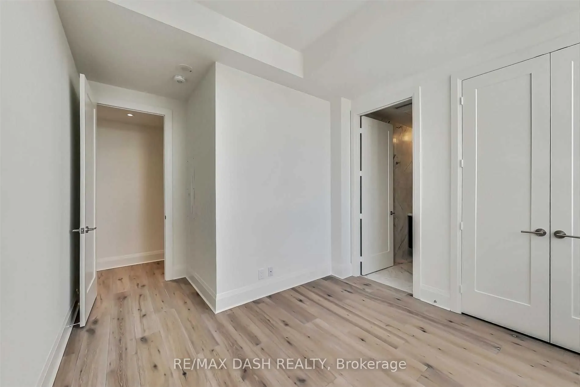 151 Avenue Road, #1001