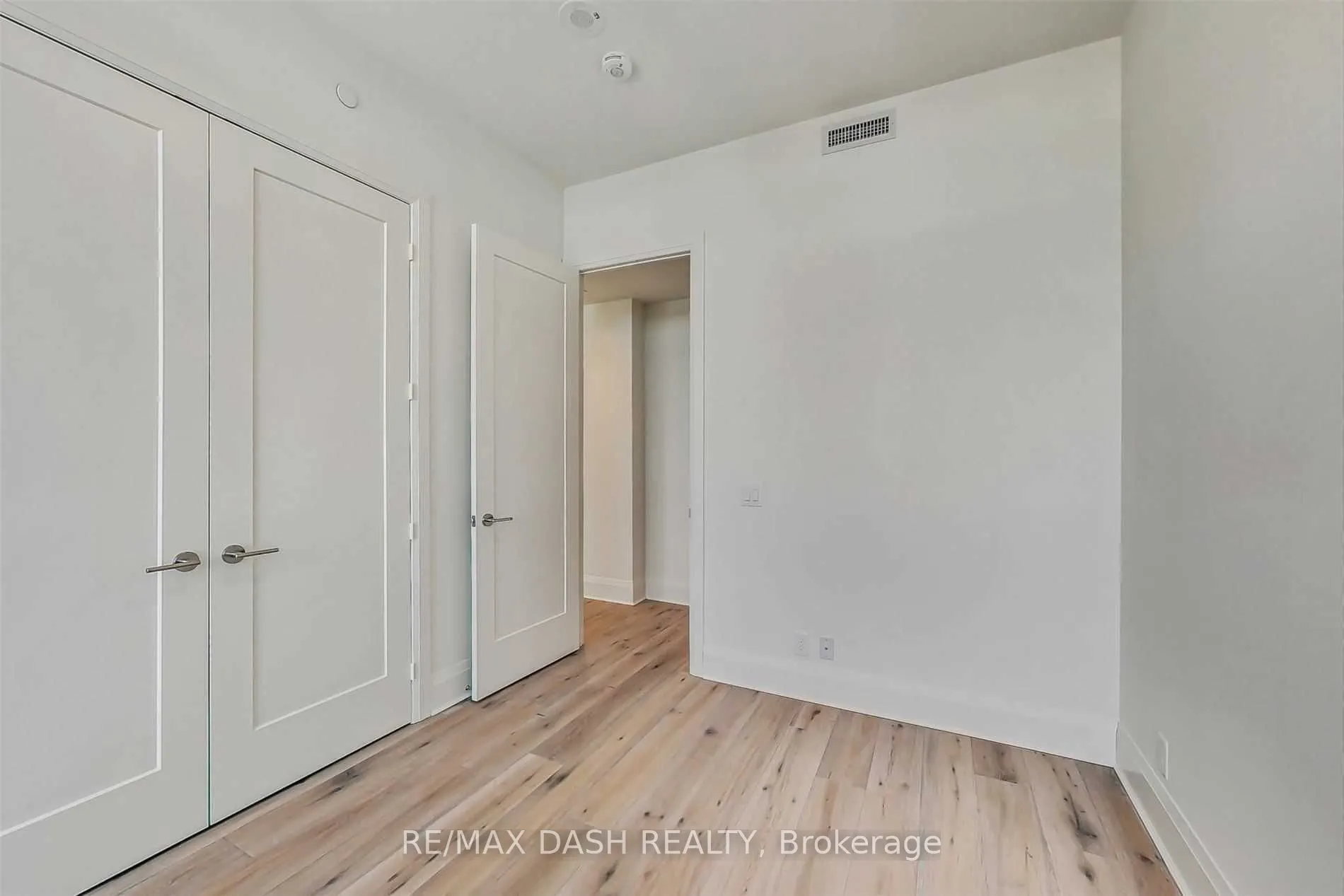 151 Avenue Road, #1001