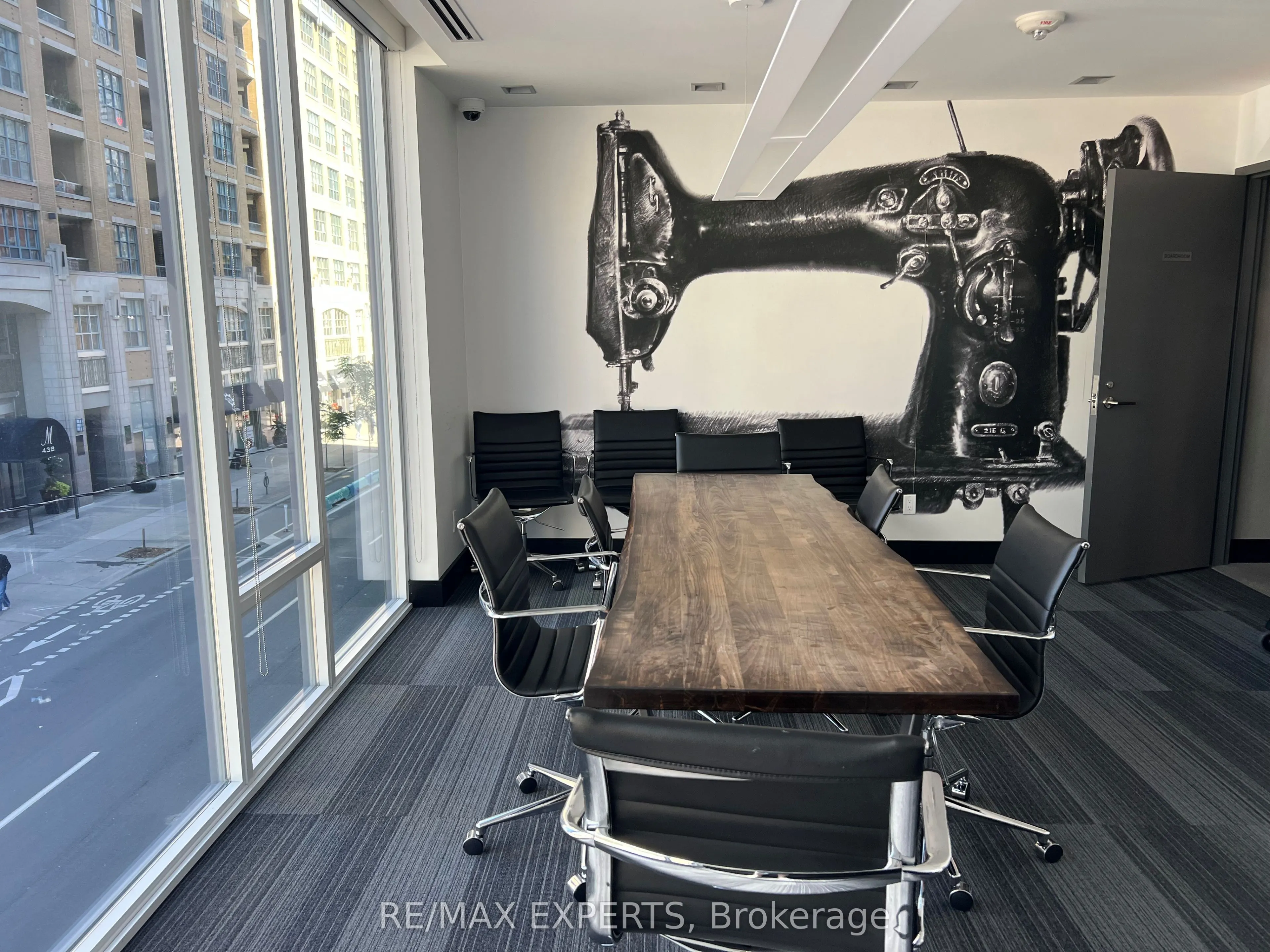 435 Richmond Street W, #204