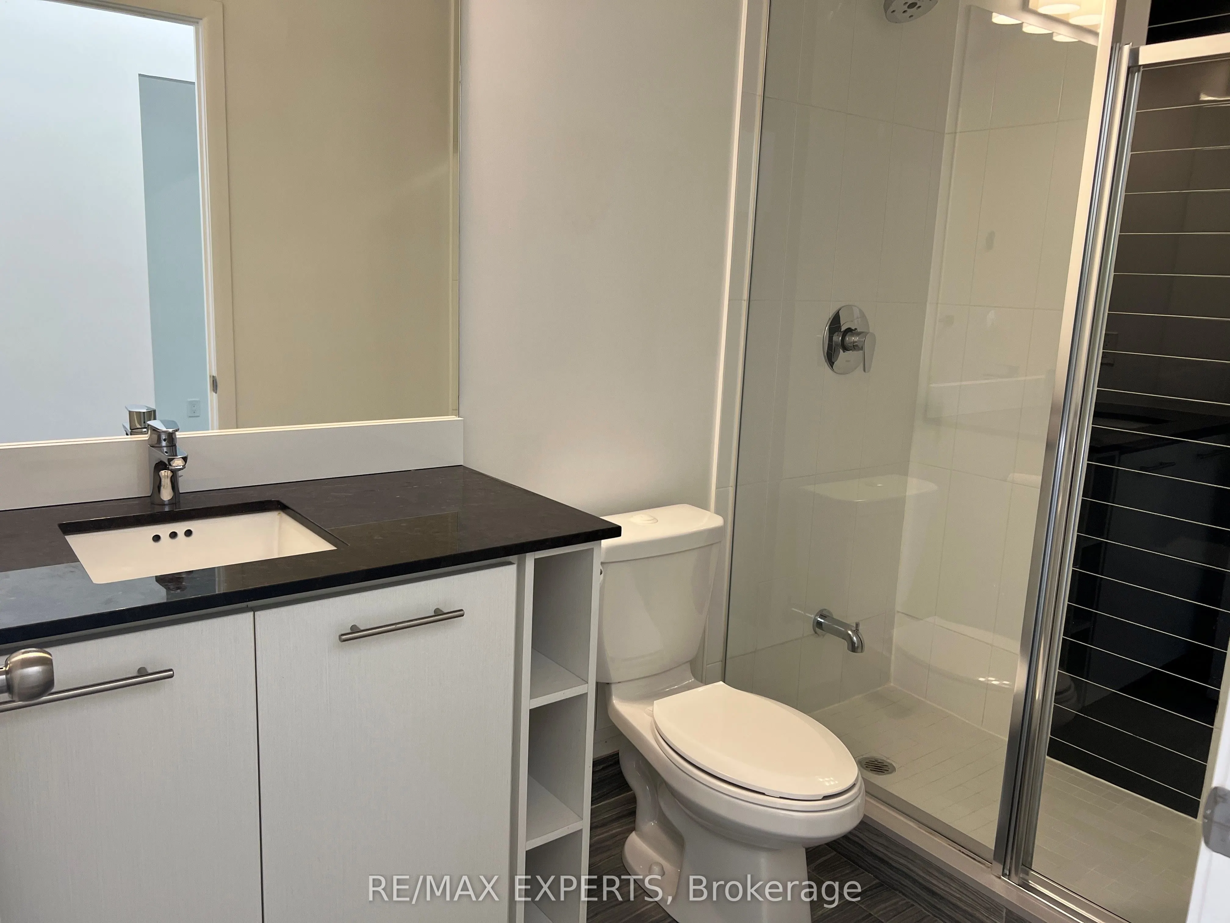 435 Richmond Street W, #204