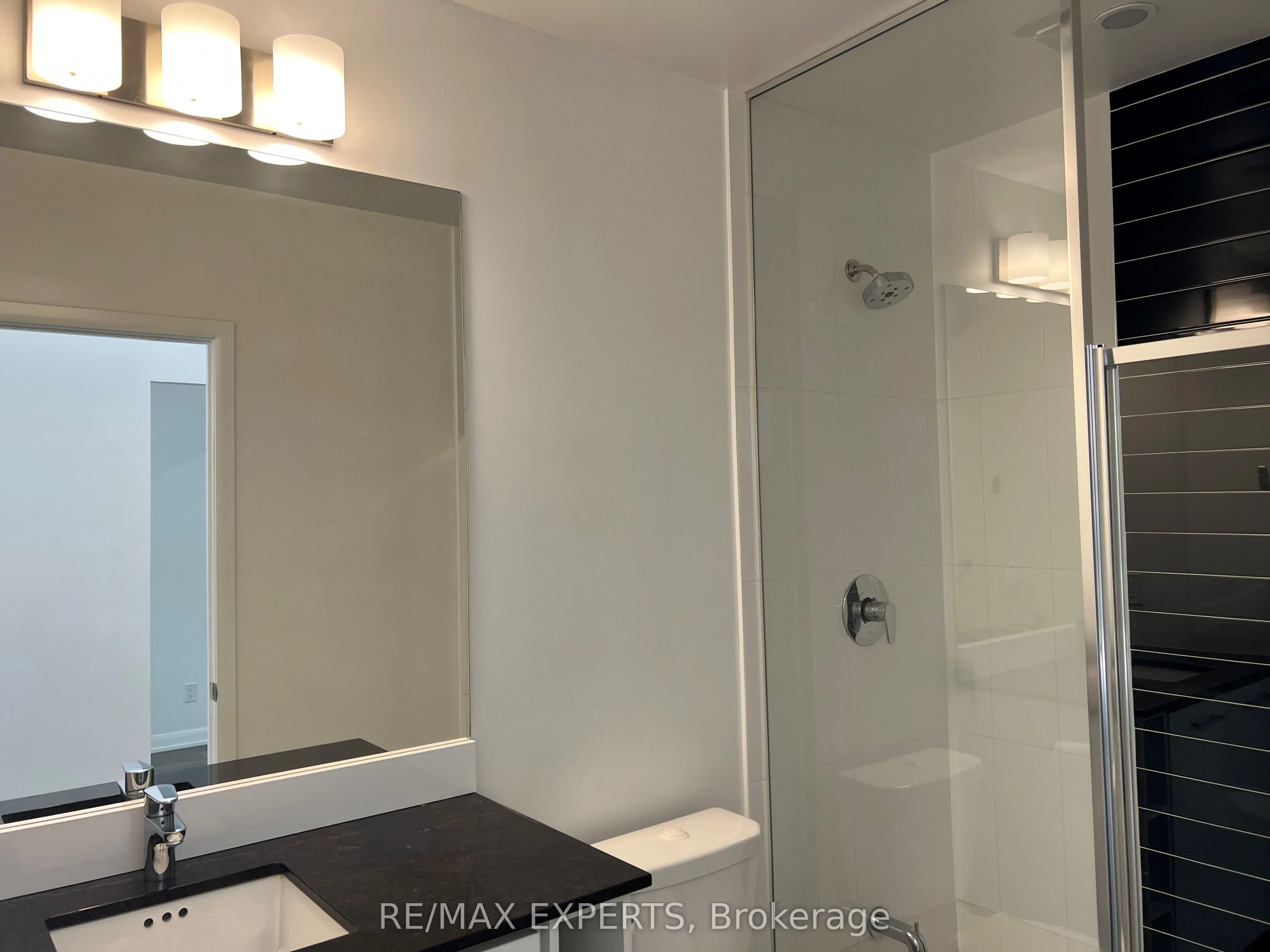 435 Richmond Street W, #204
