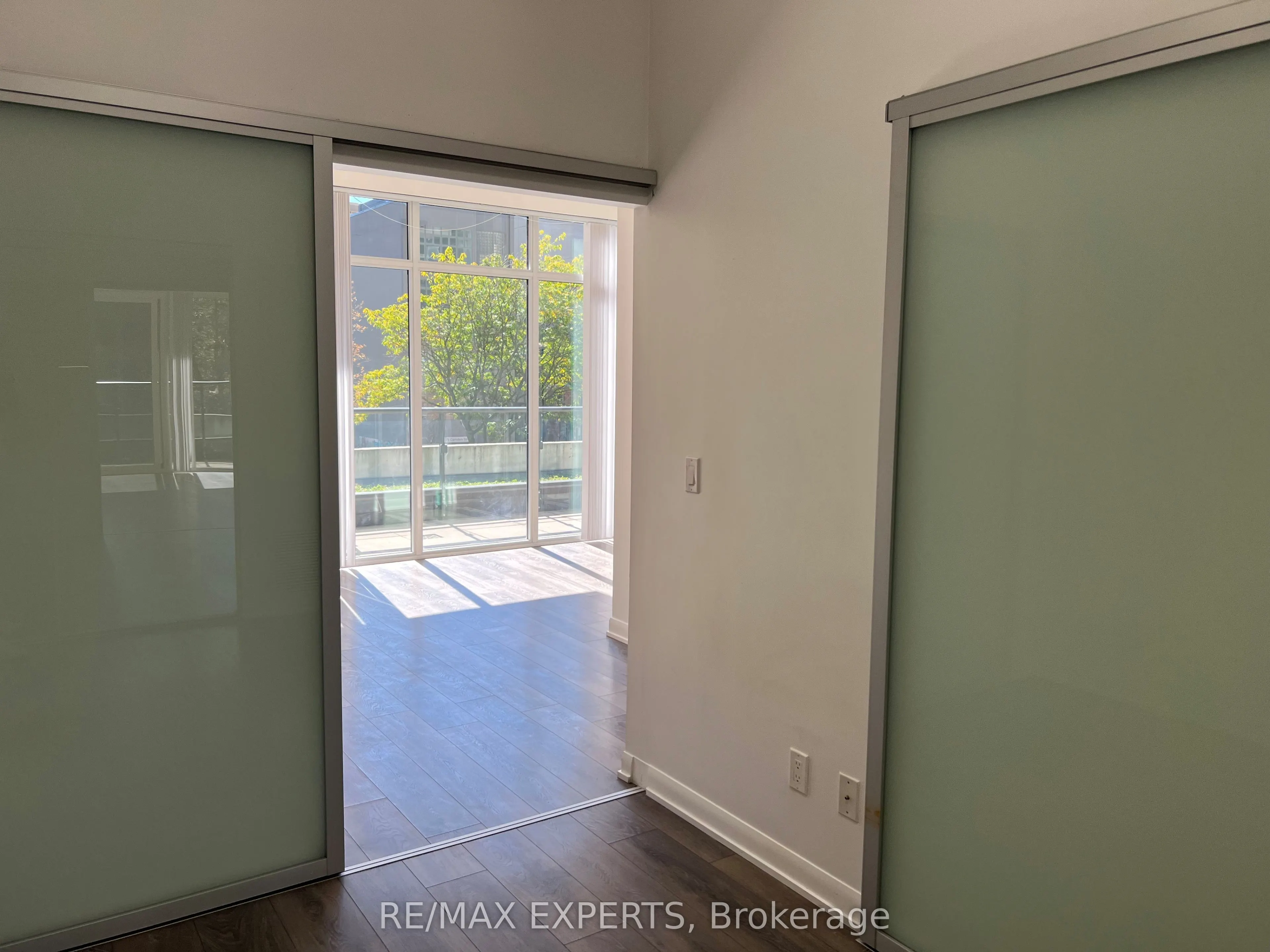 435 Richmond Street W, #204