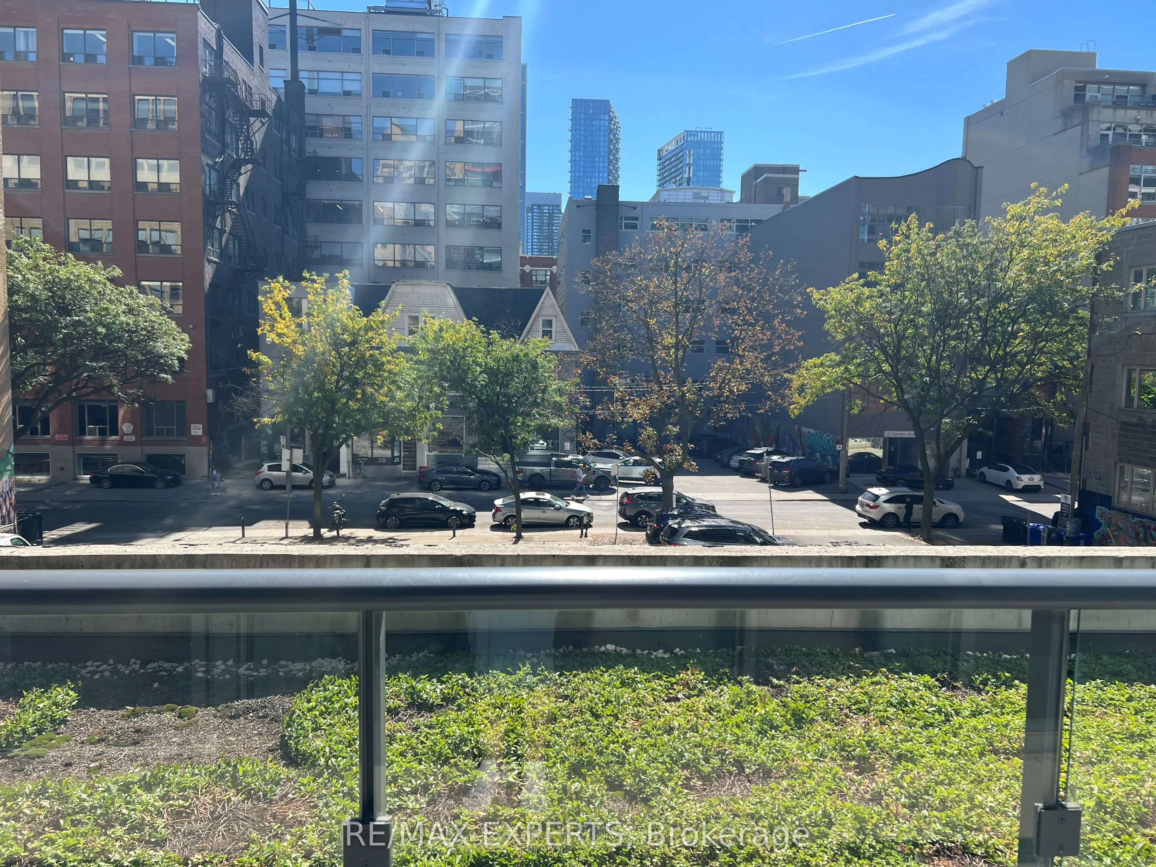 435 Richmond Street W, #204