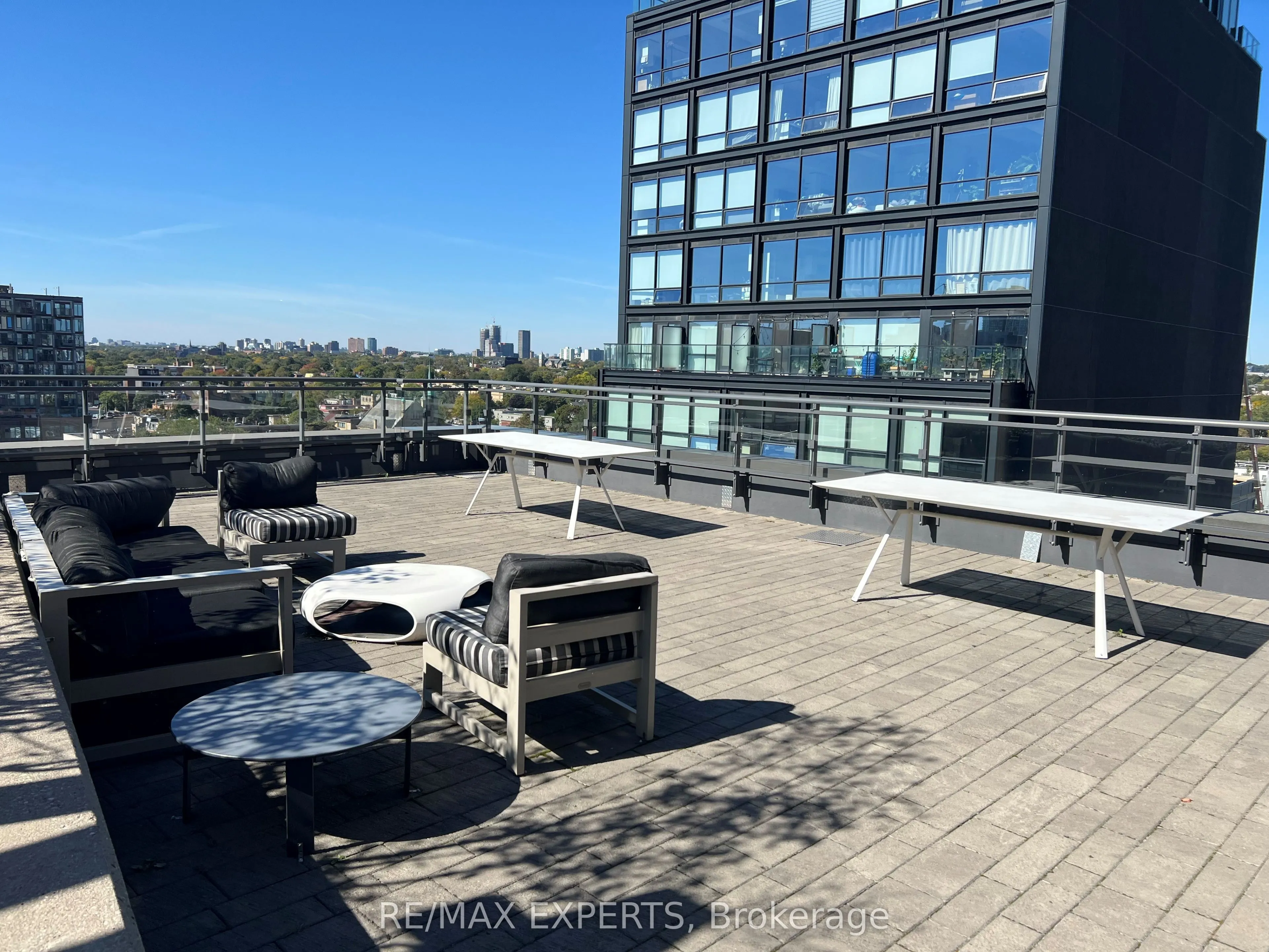 435 Richmond Street W, #204