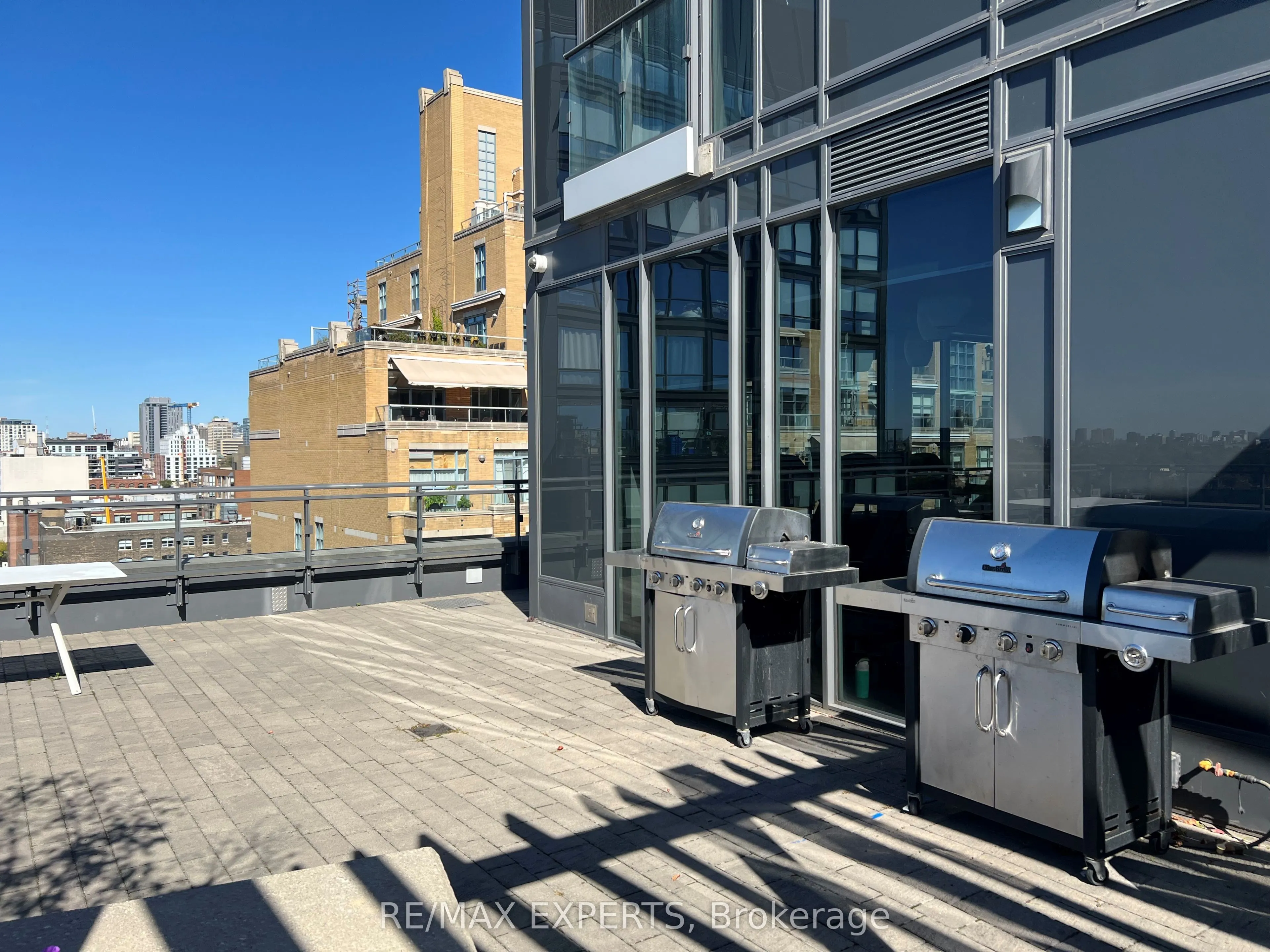 435 Richmond Street W, #204