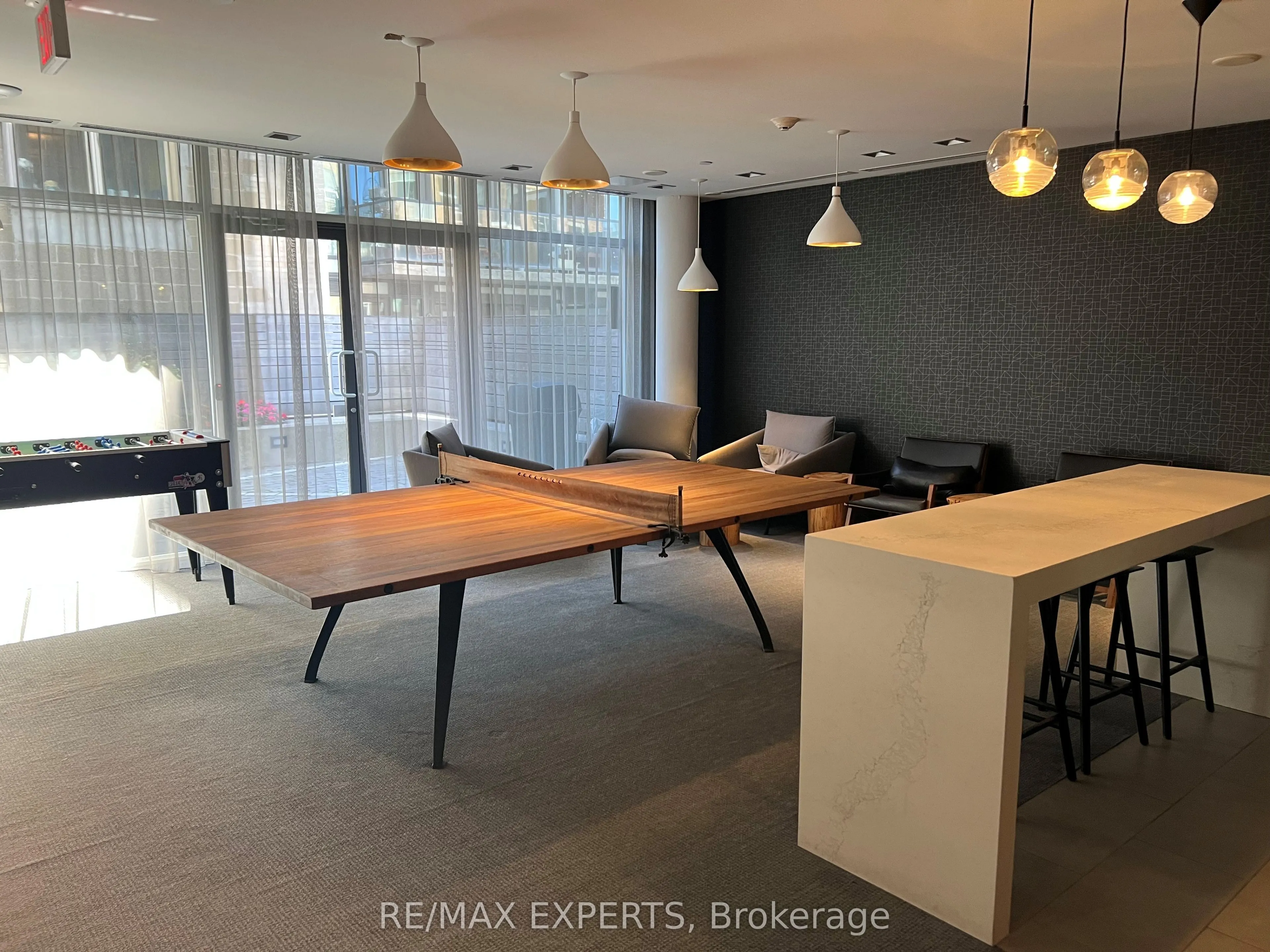 435 Richmond Street W, #204