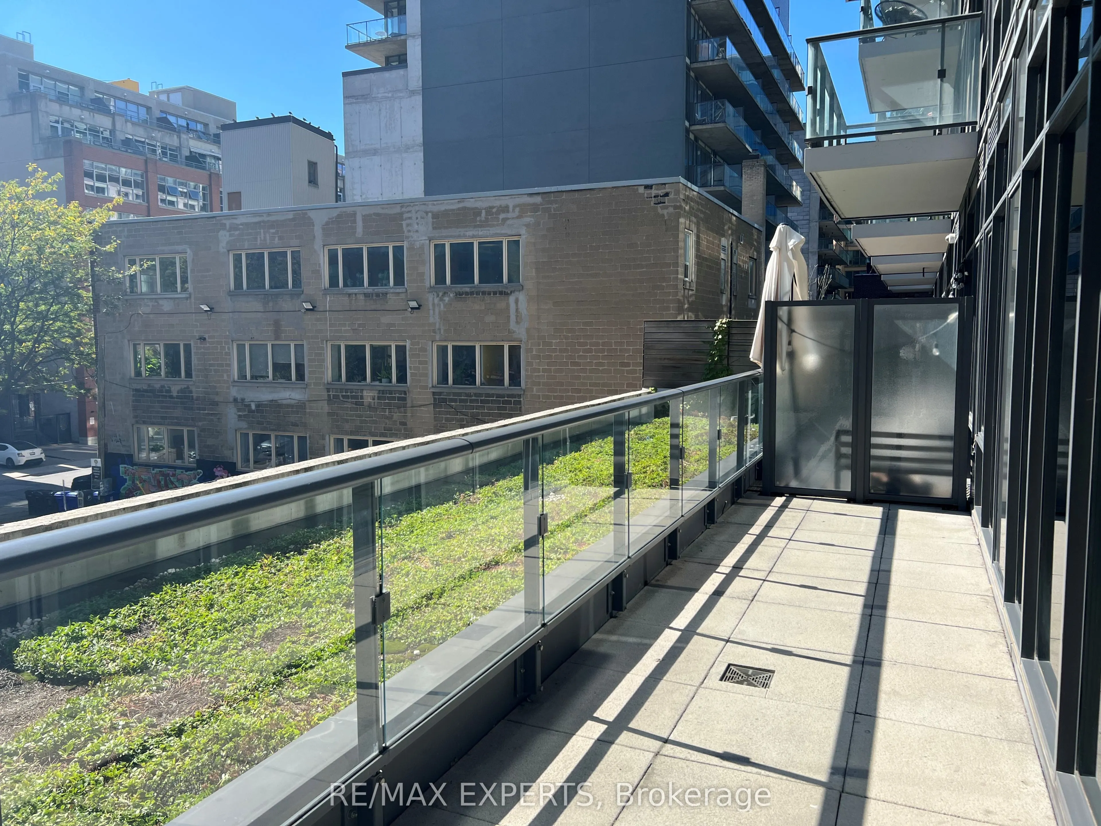 435 Richmond Street W, #204