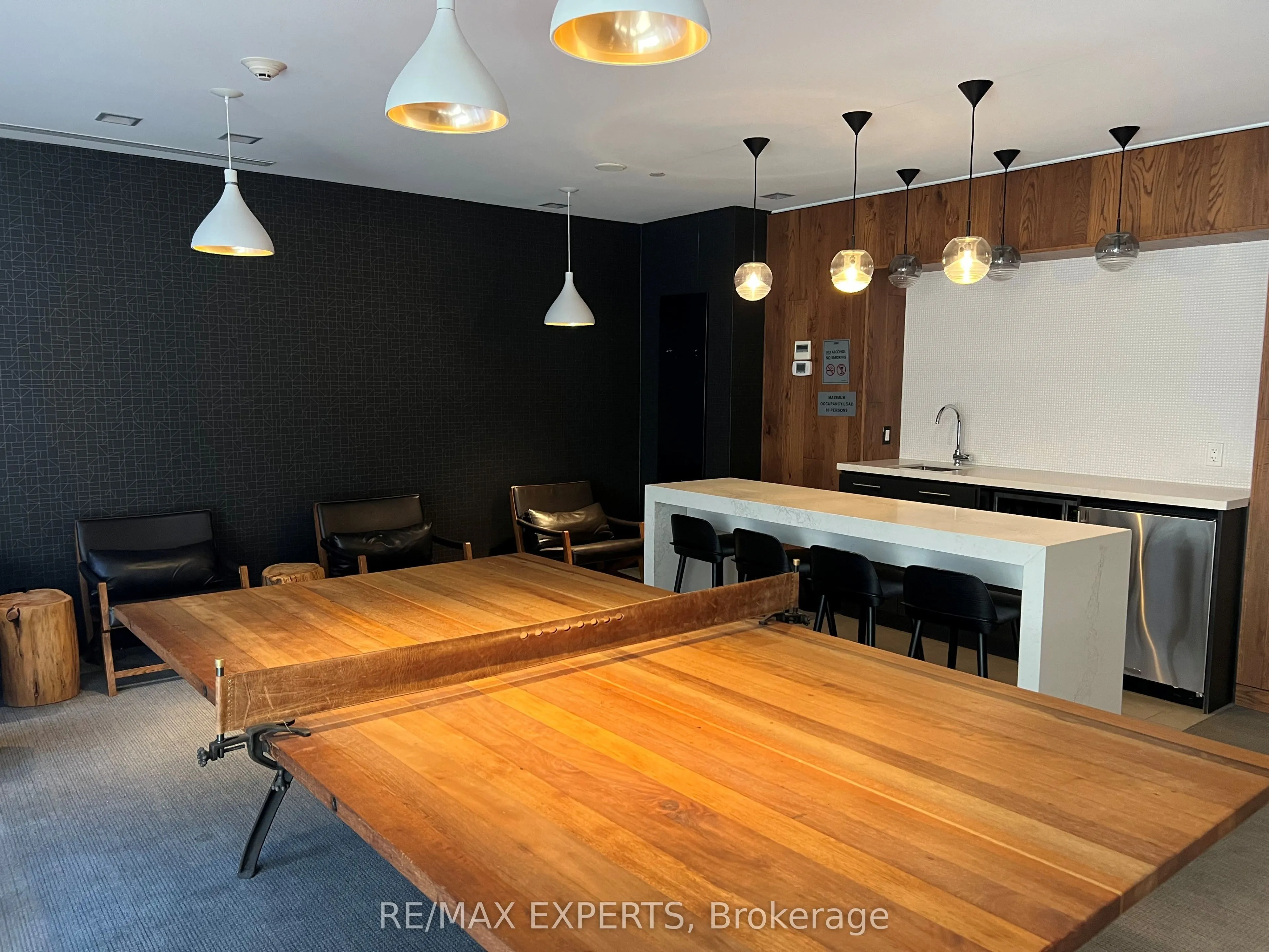 435 Richmond Street W, #204